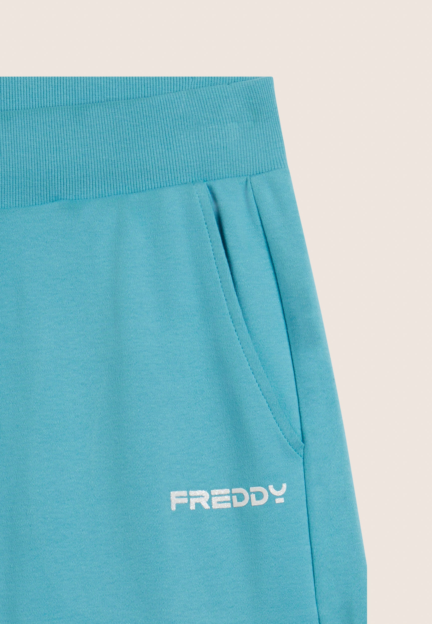 S26WCYLP3_C69_-_W_L 7