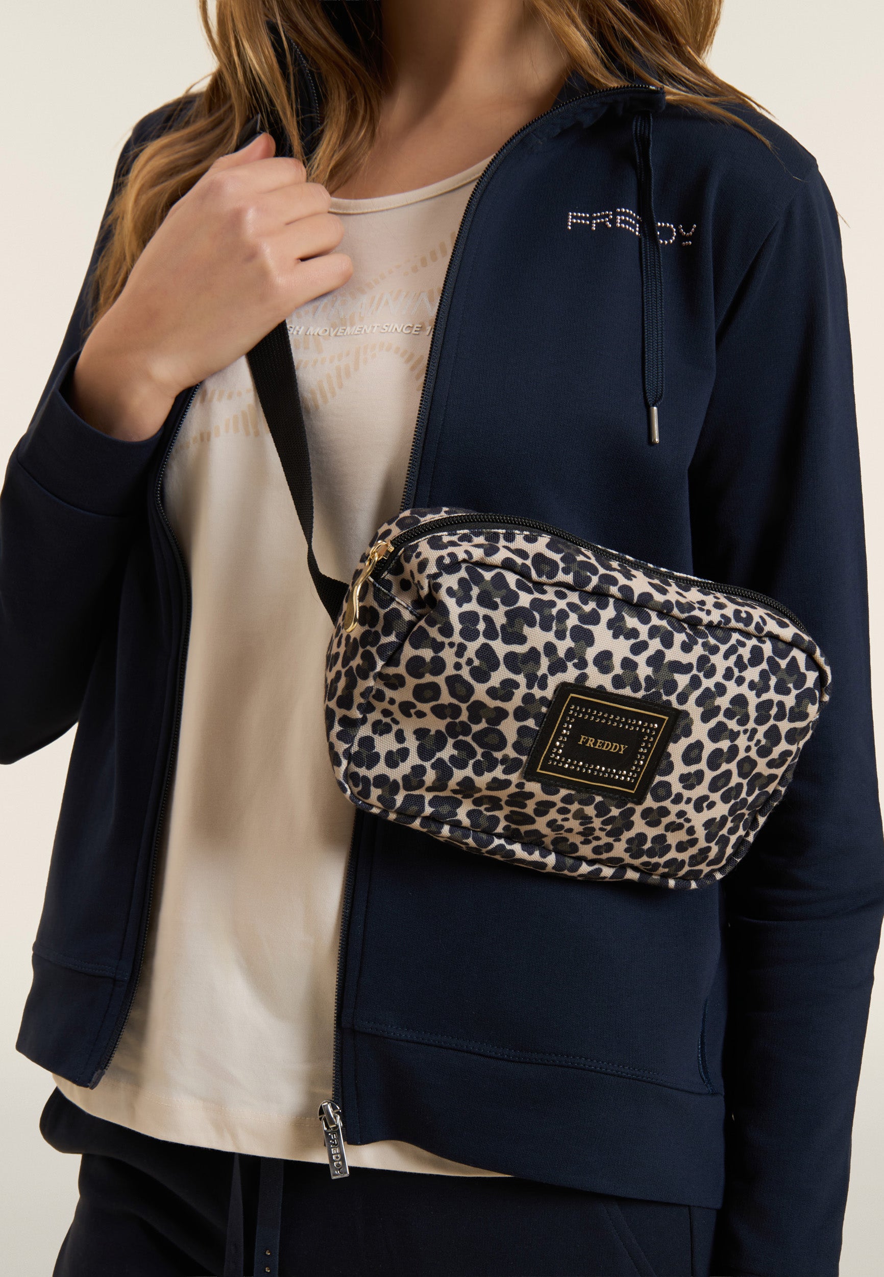 S26WMBALLOVER_ANI138_-_6_U 2