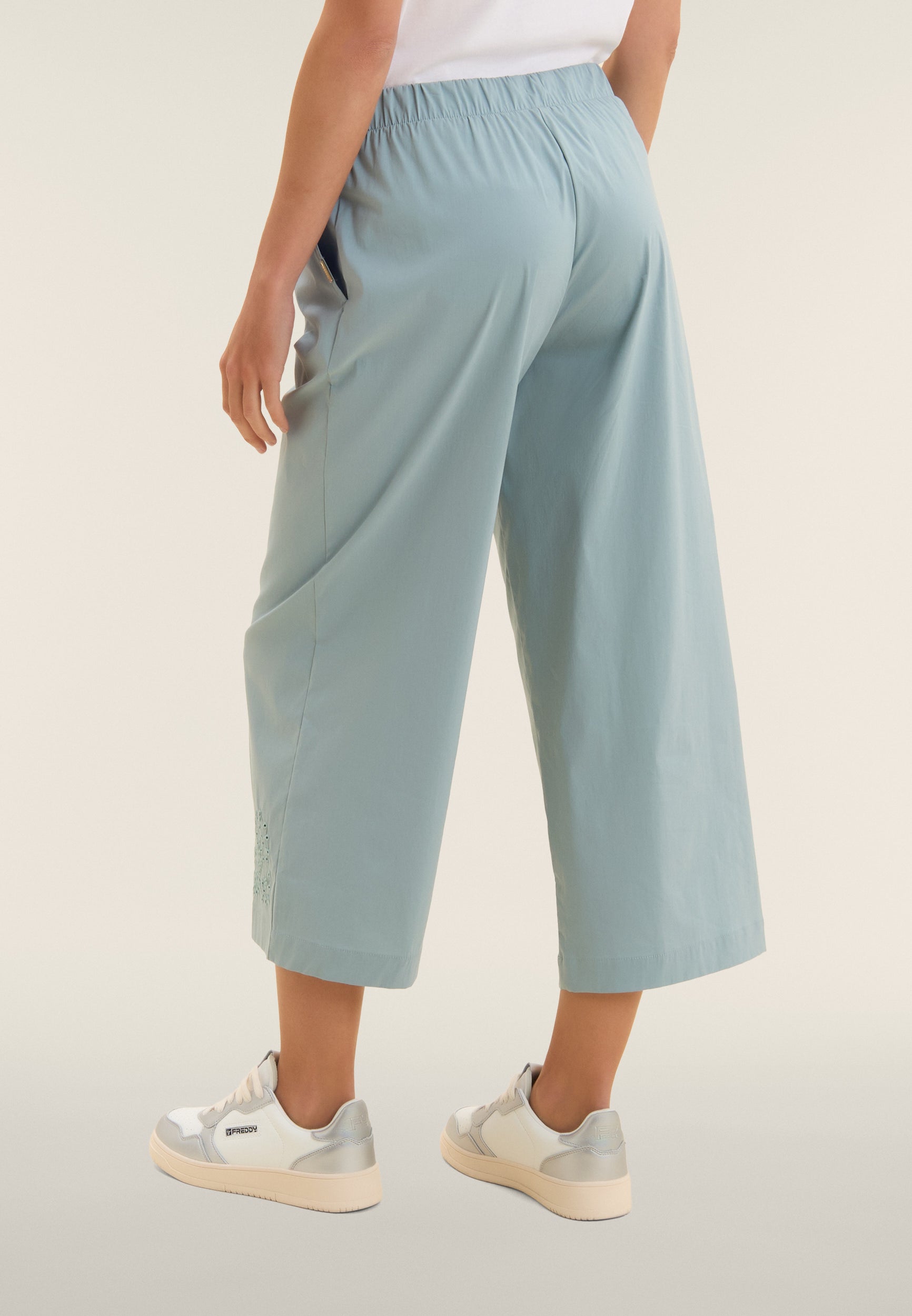 S26WSLP14_C27_-_W_L 3