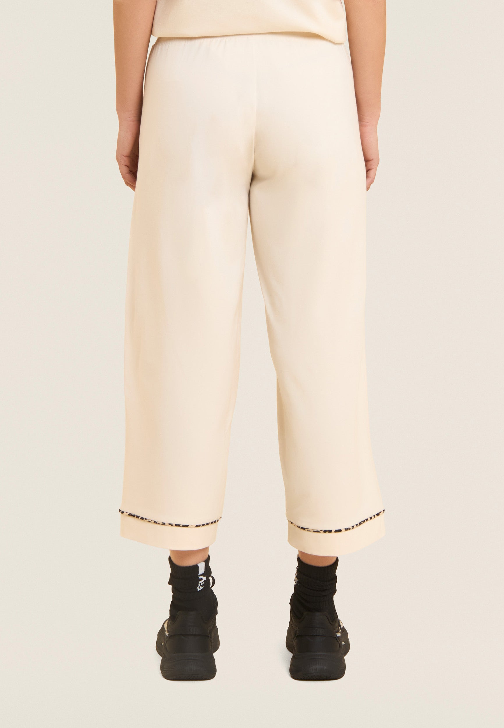 S26WSLP4_W33_-_W_L 3