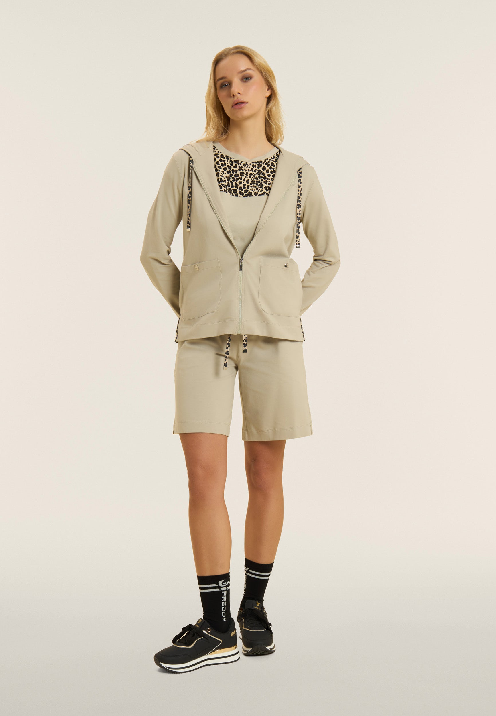 S26WSLT1_V99_-_W_L 1