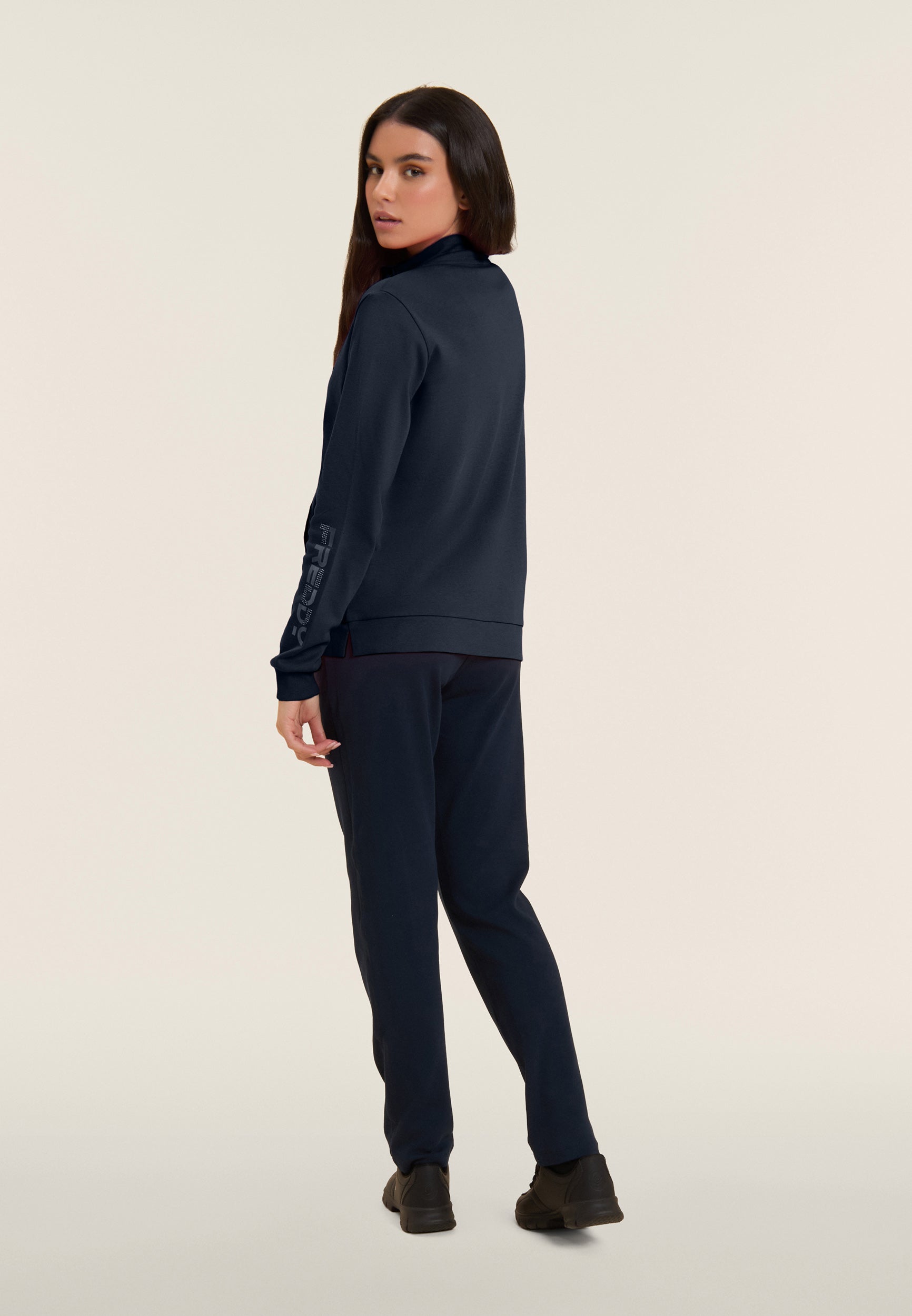 S26WTRK1_B109_-_W_L 3