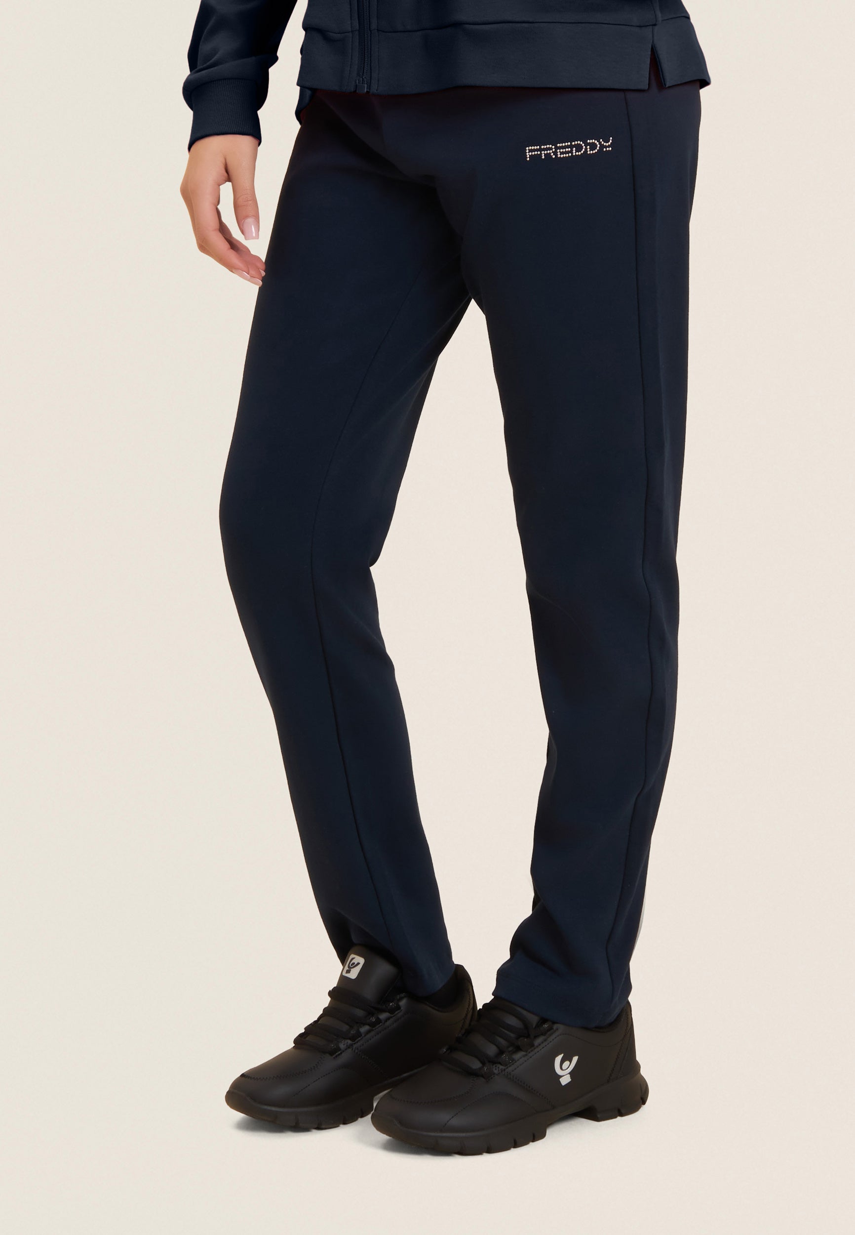 S26WTRK1_B109_-_W_L 4