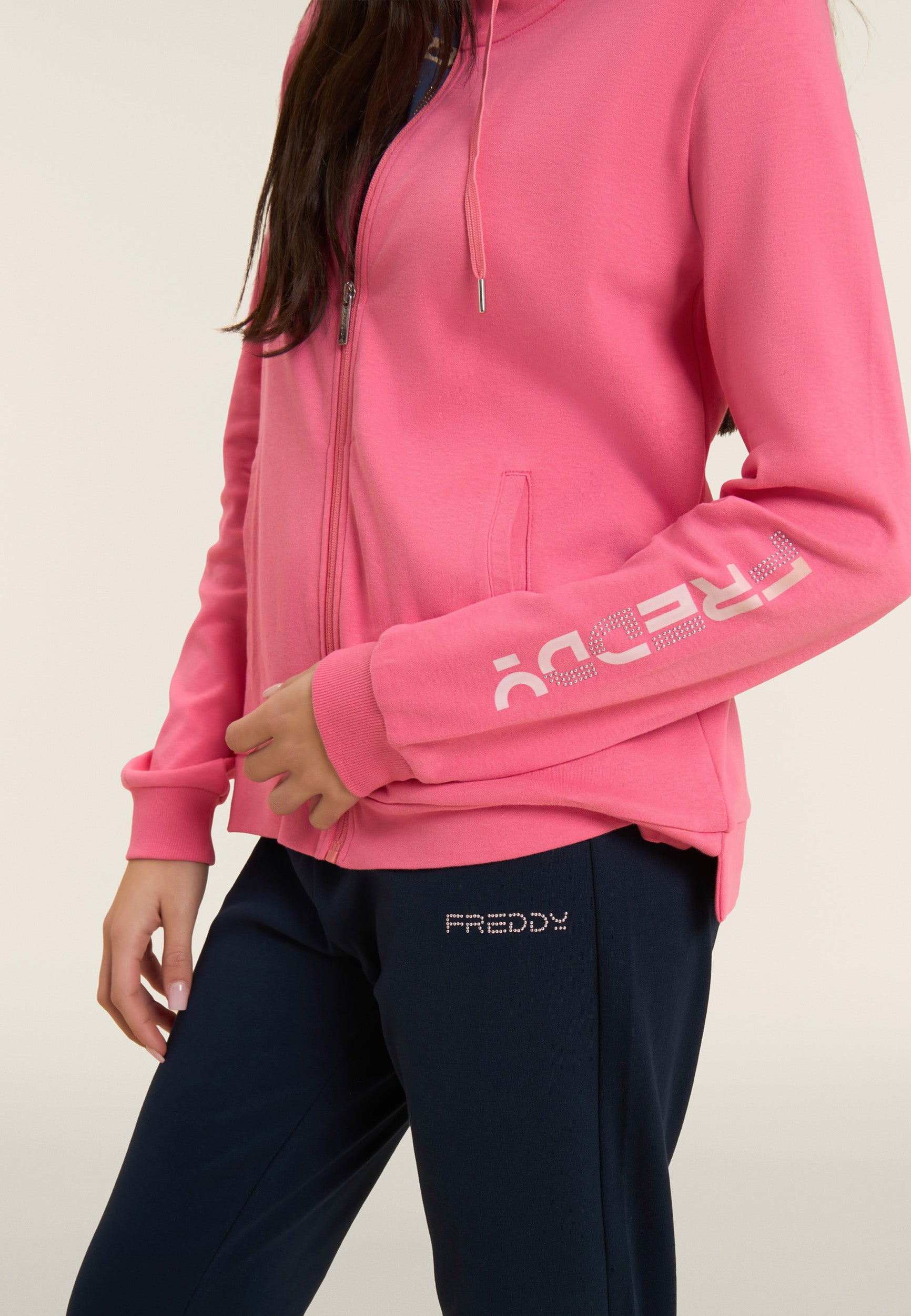 S26WTRK1_P102B_-_W_L 9