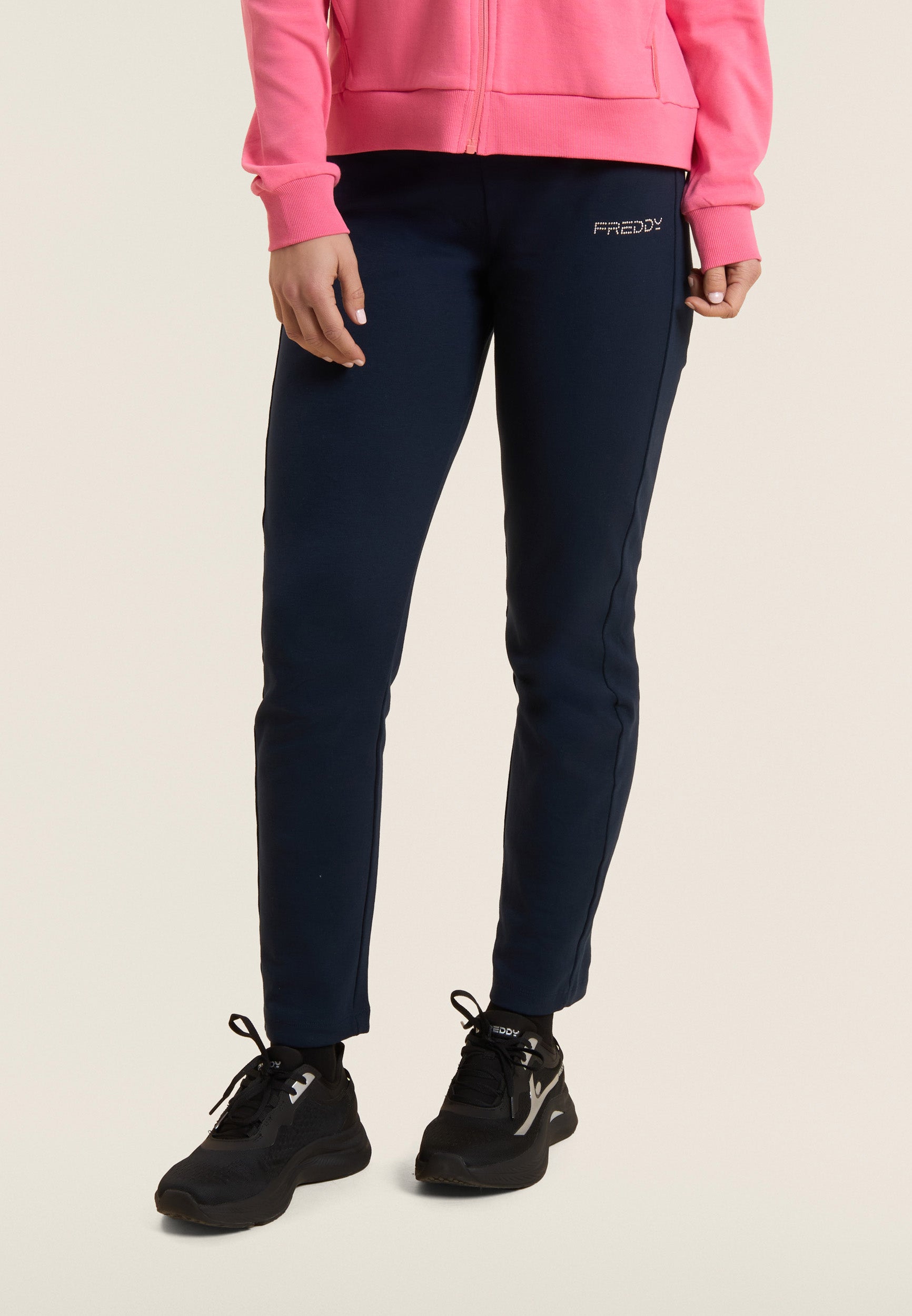 S26WTRK2_P102B_-_W_L 4