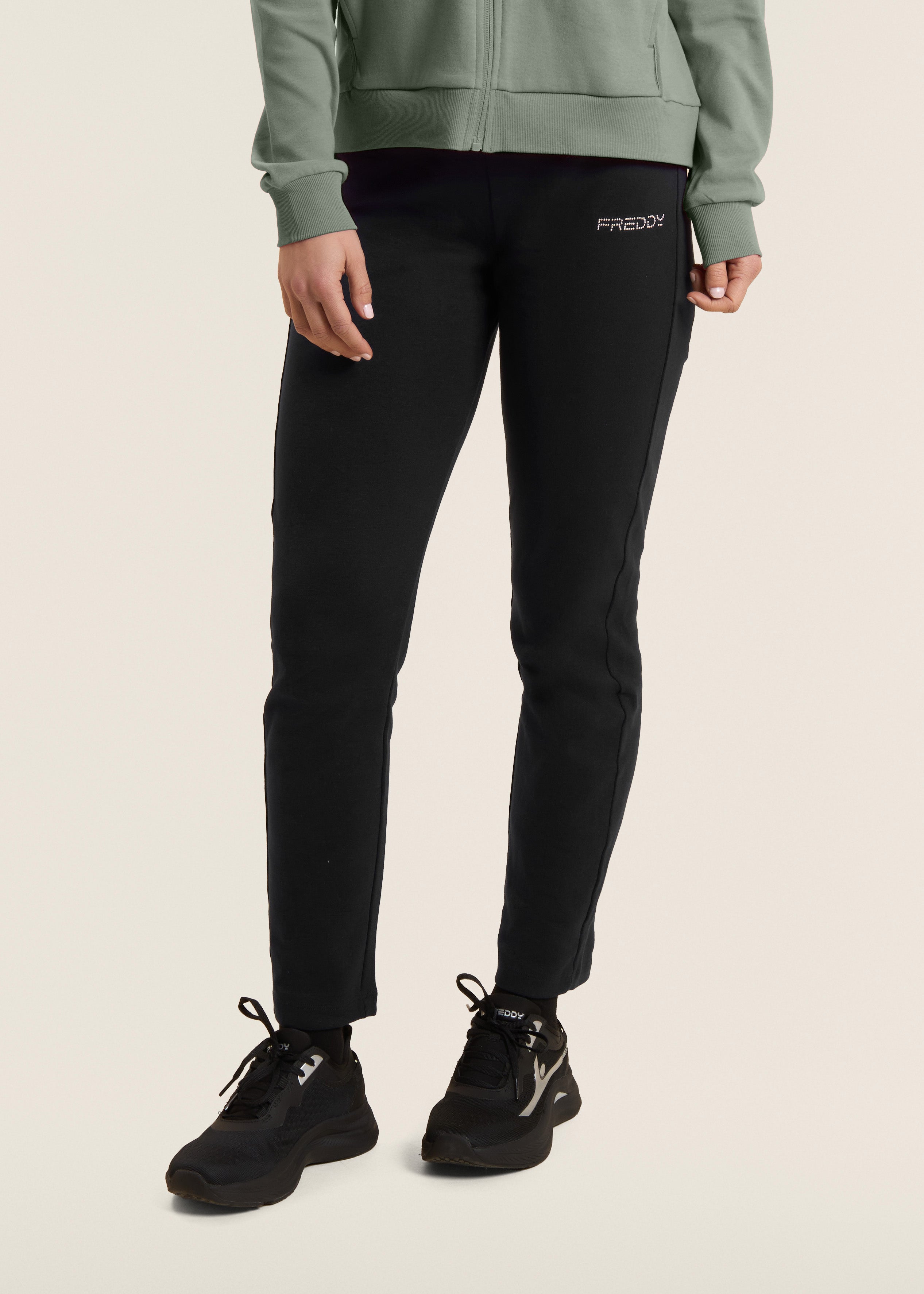 S26WTRK2_V96N_-_W_L 4