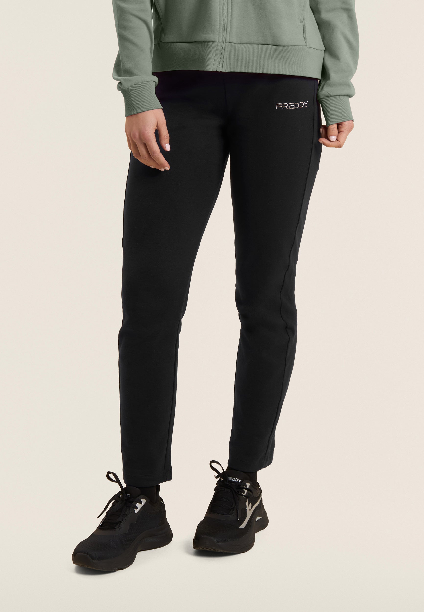 S26WTRK2_V96N_-_W_L 4