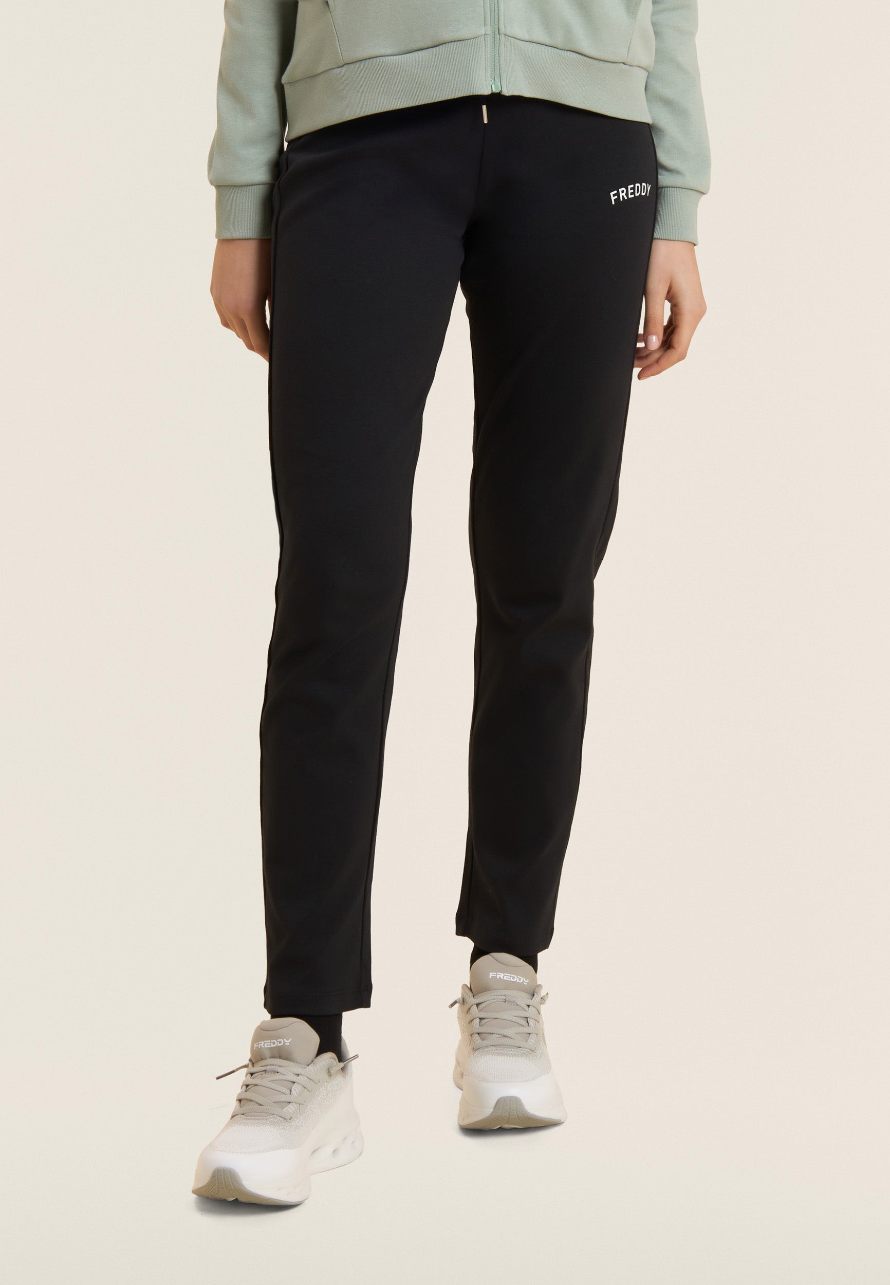 S26WTRK5_V96N_-_W_L 4