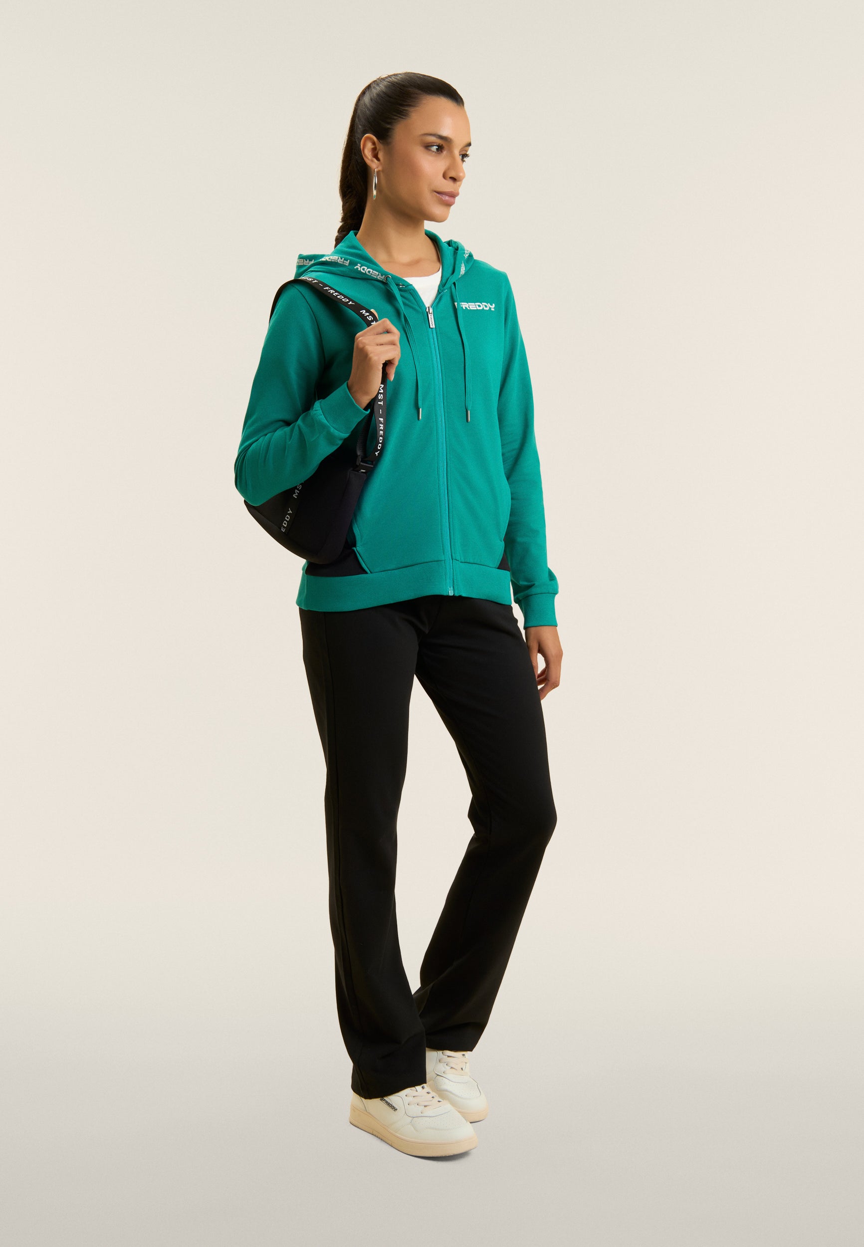 S26WTRK6_V97N_-_W_L 2