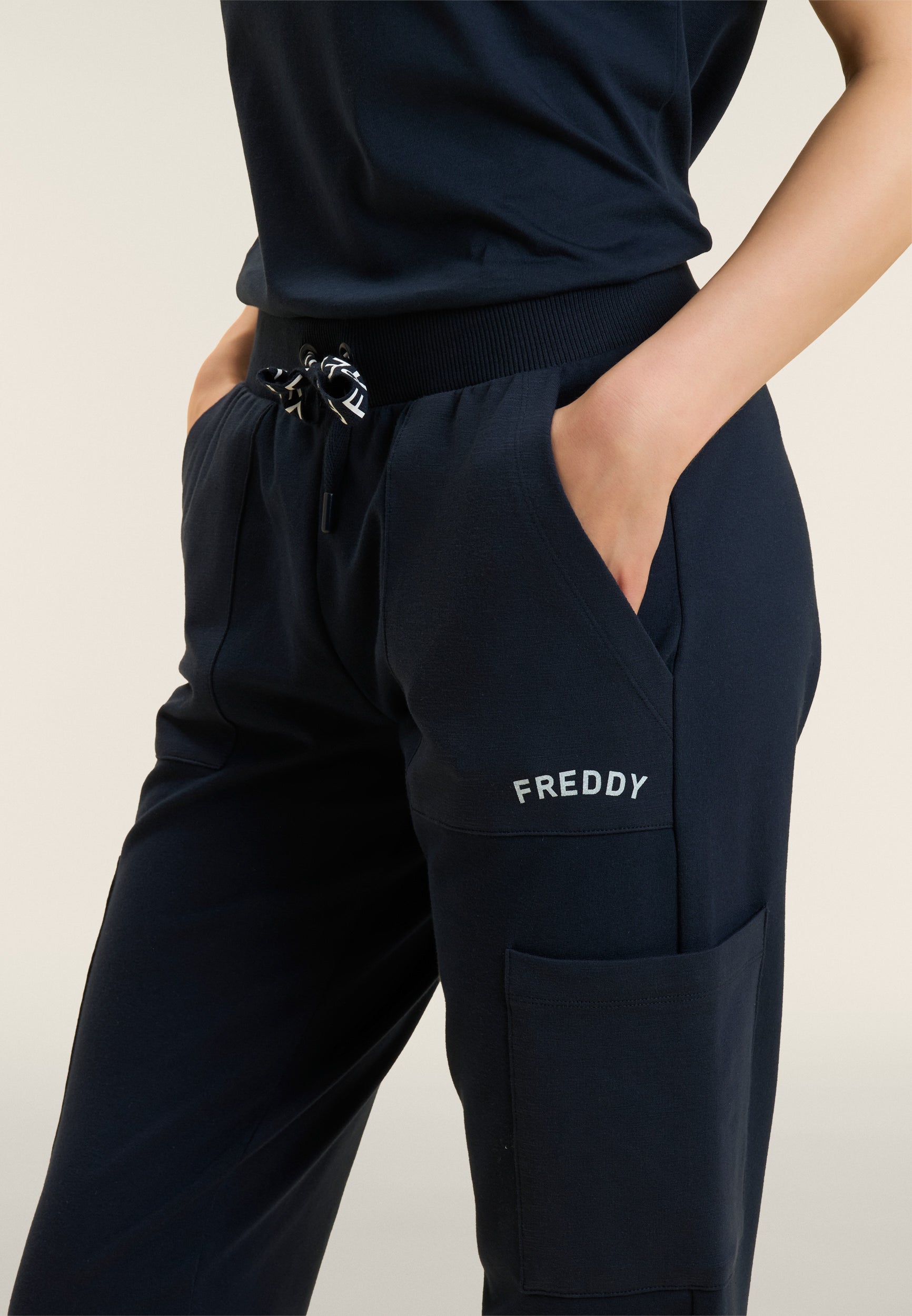 S26WTRP6_B109_-_W_L 4