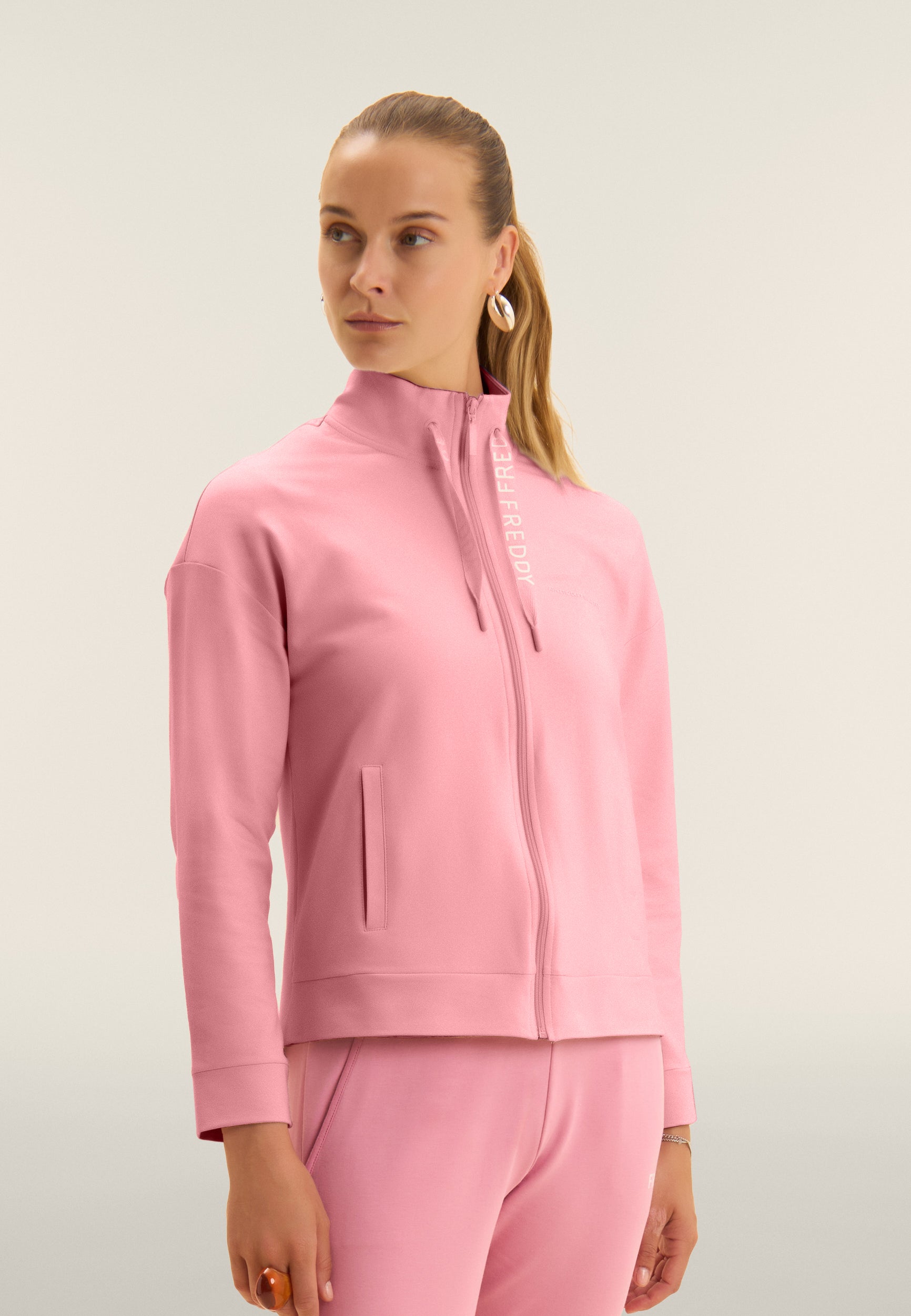 S26WTRS4_P47_-_W_L 2