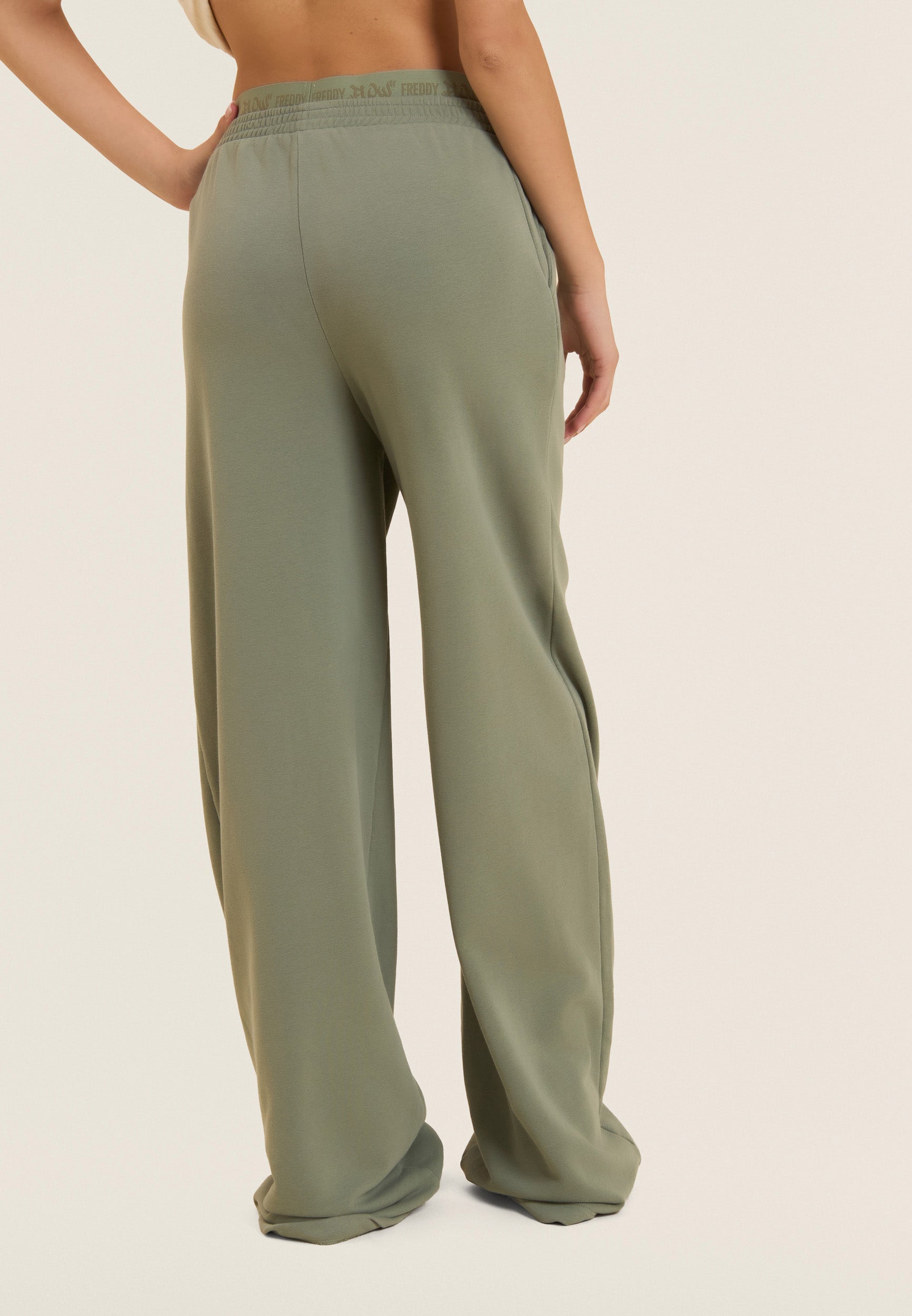 S26WUFP2_V46_-_W_L 3