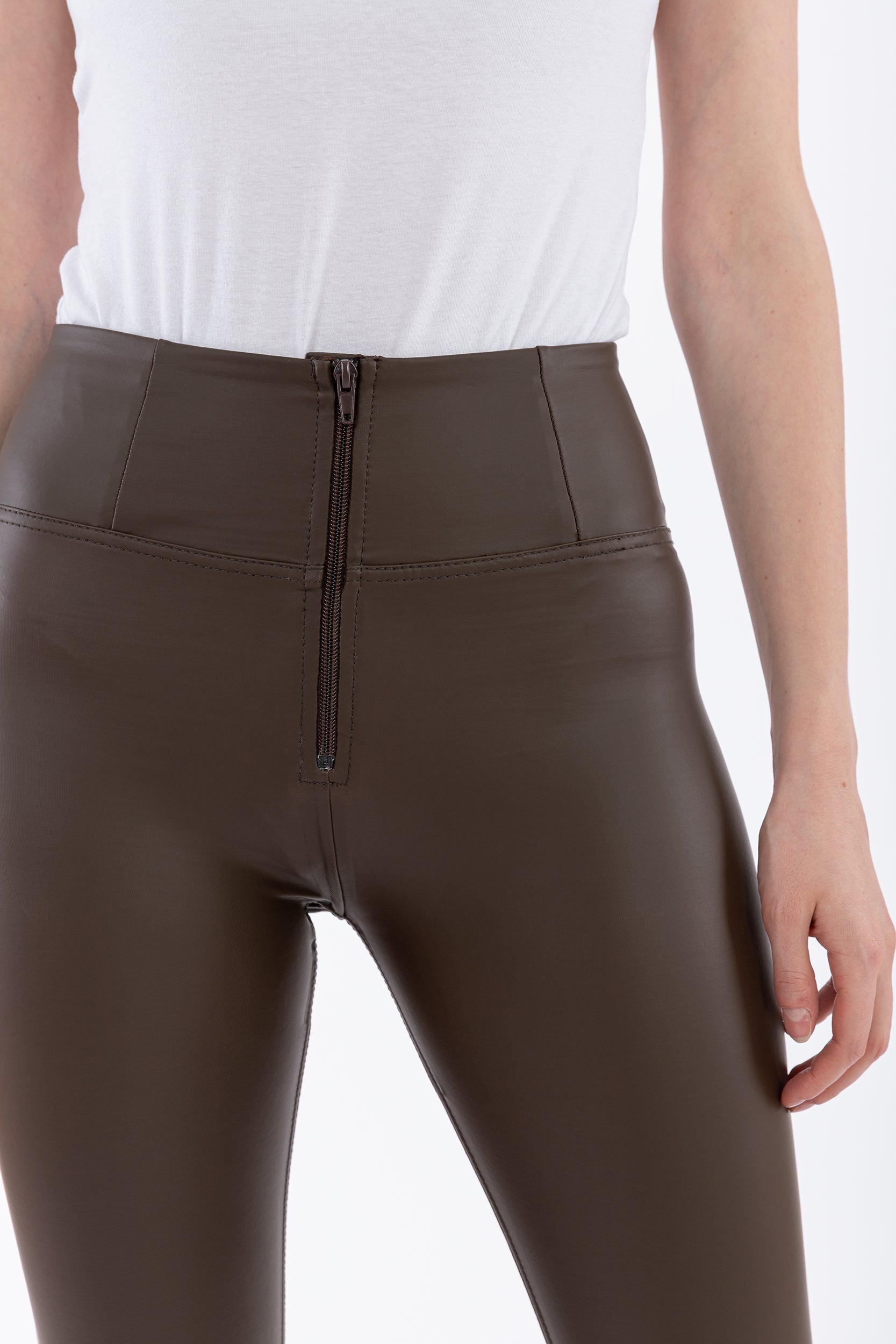 WRUP1HC006V_M12_0_1_L 4