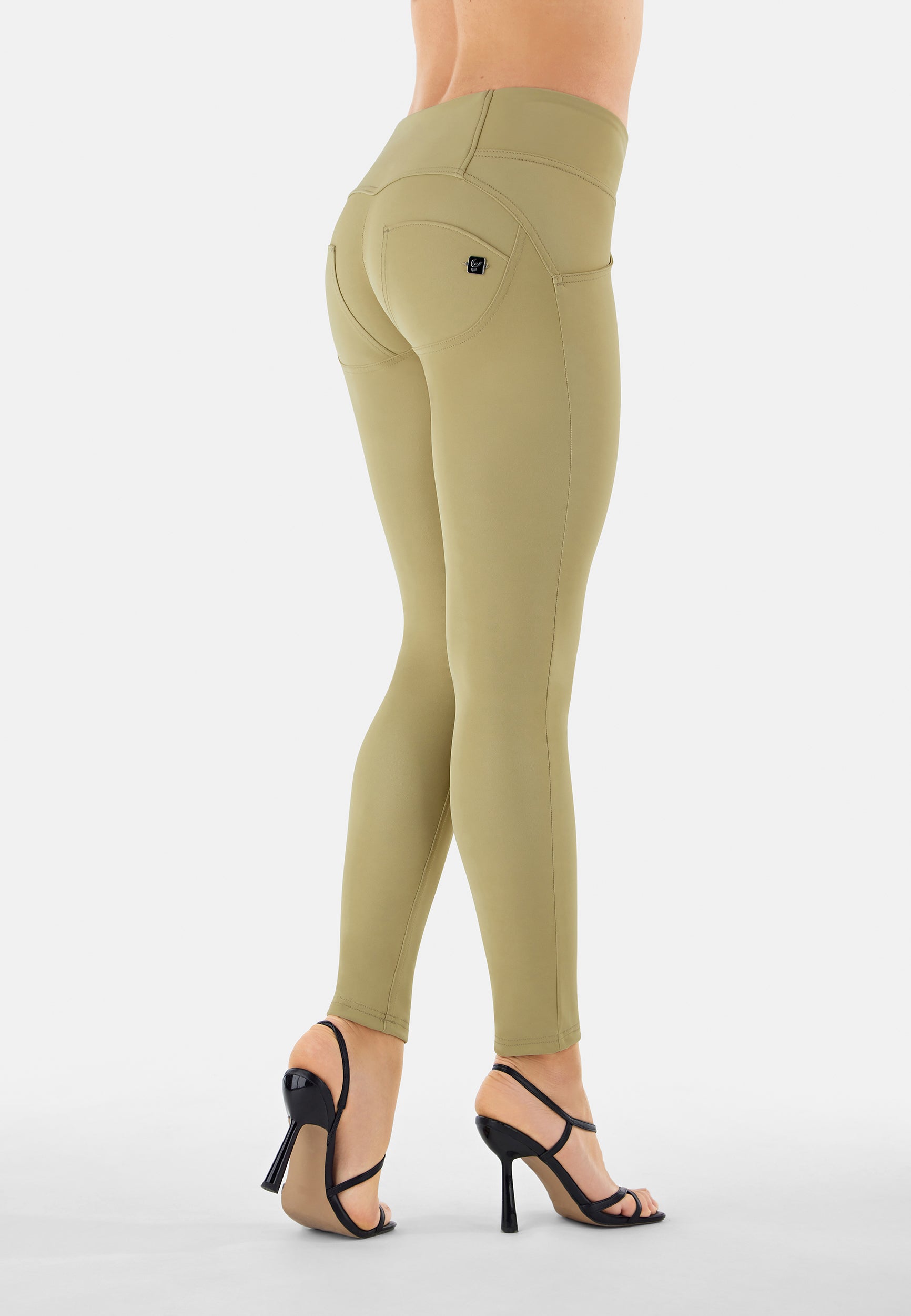 WRUP1MF211_Z109_-_WWR_S 2