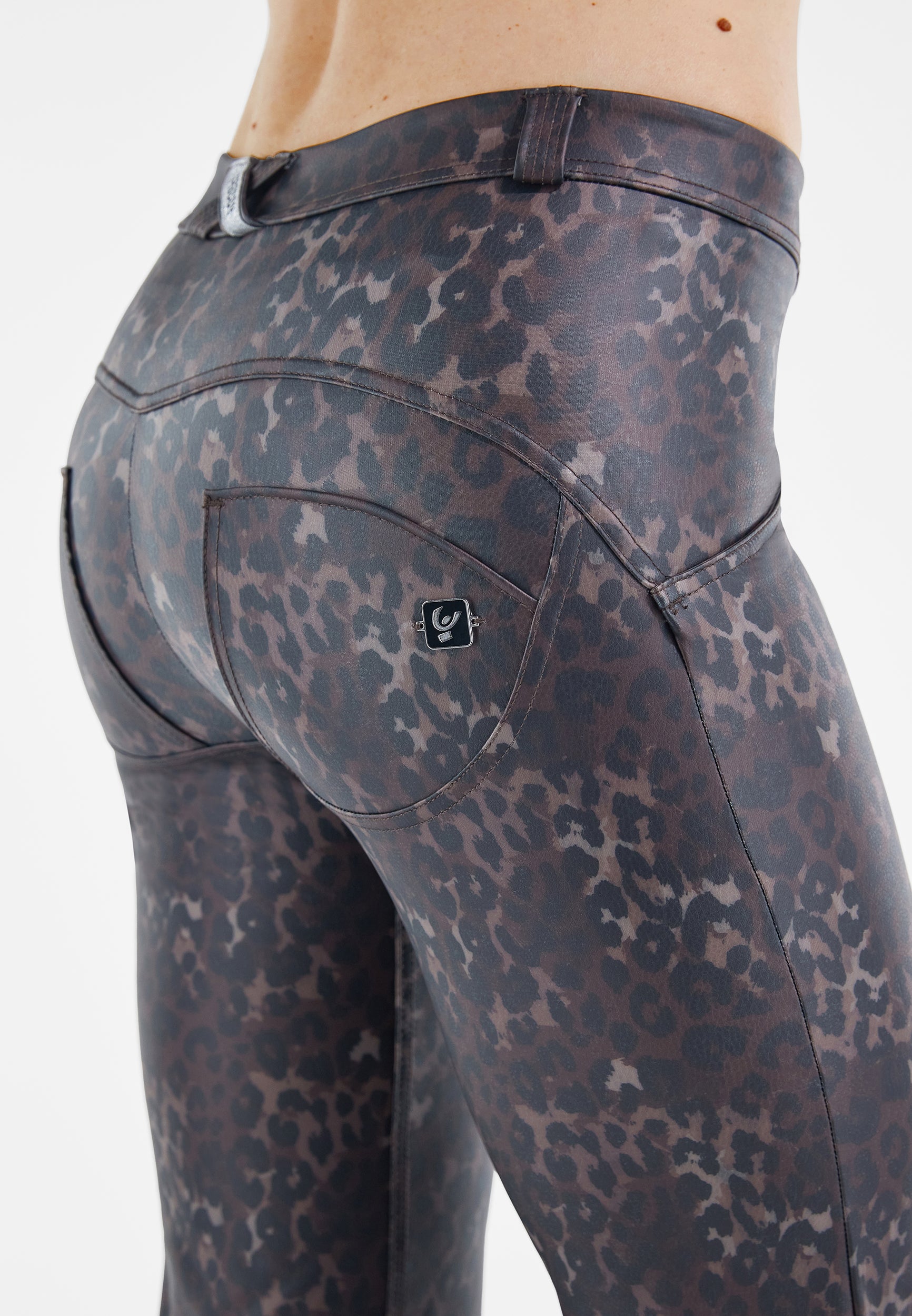 WRUP24RS316_ANI46_-_WWR_XXS 4