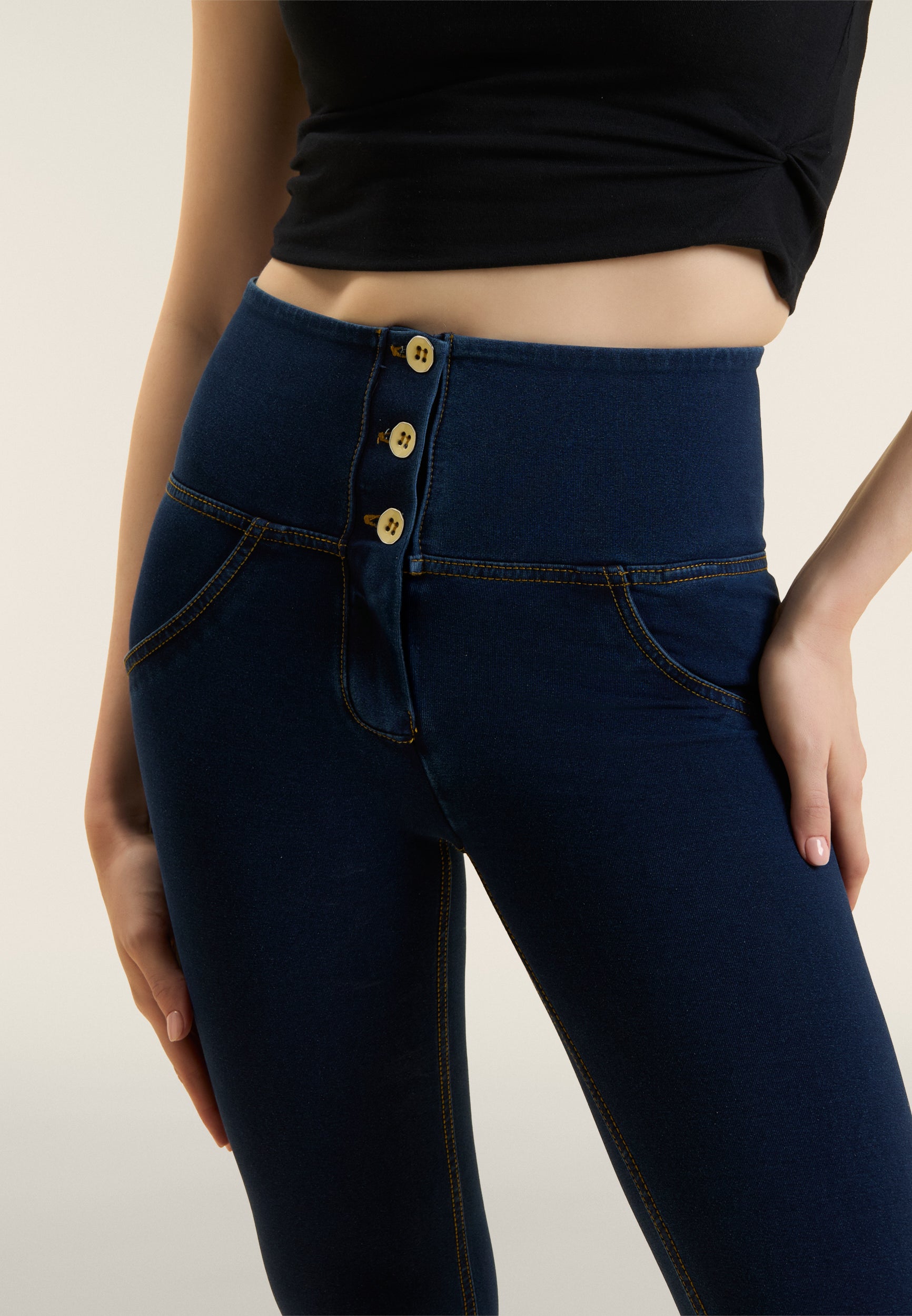 WRUP2BHC002ORG_J0Y_-_WWR_L 4