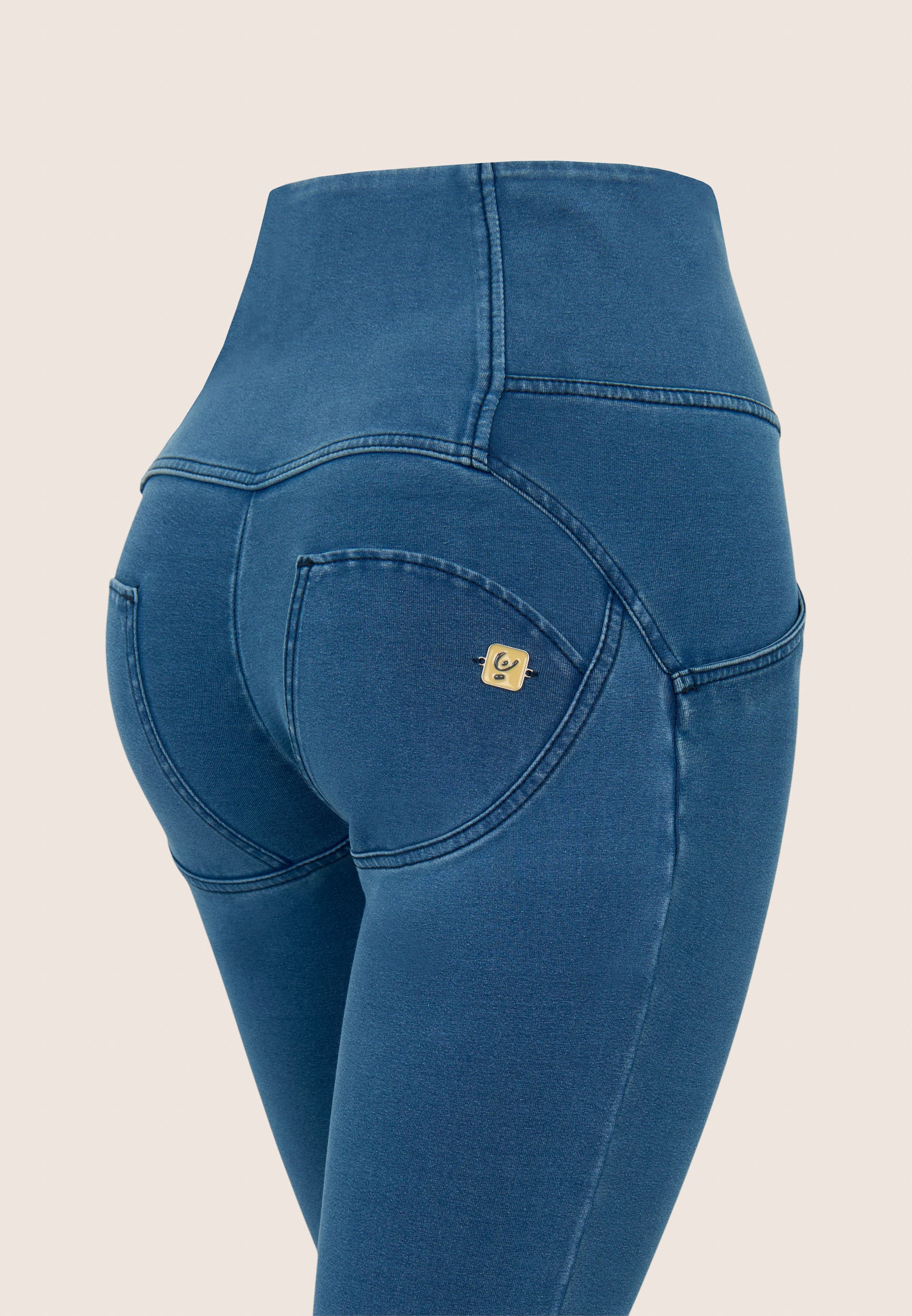 WRUP2BHC002ORG_J4B_-_WWR_L 4