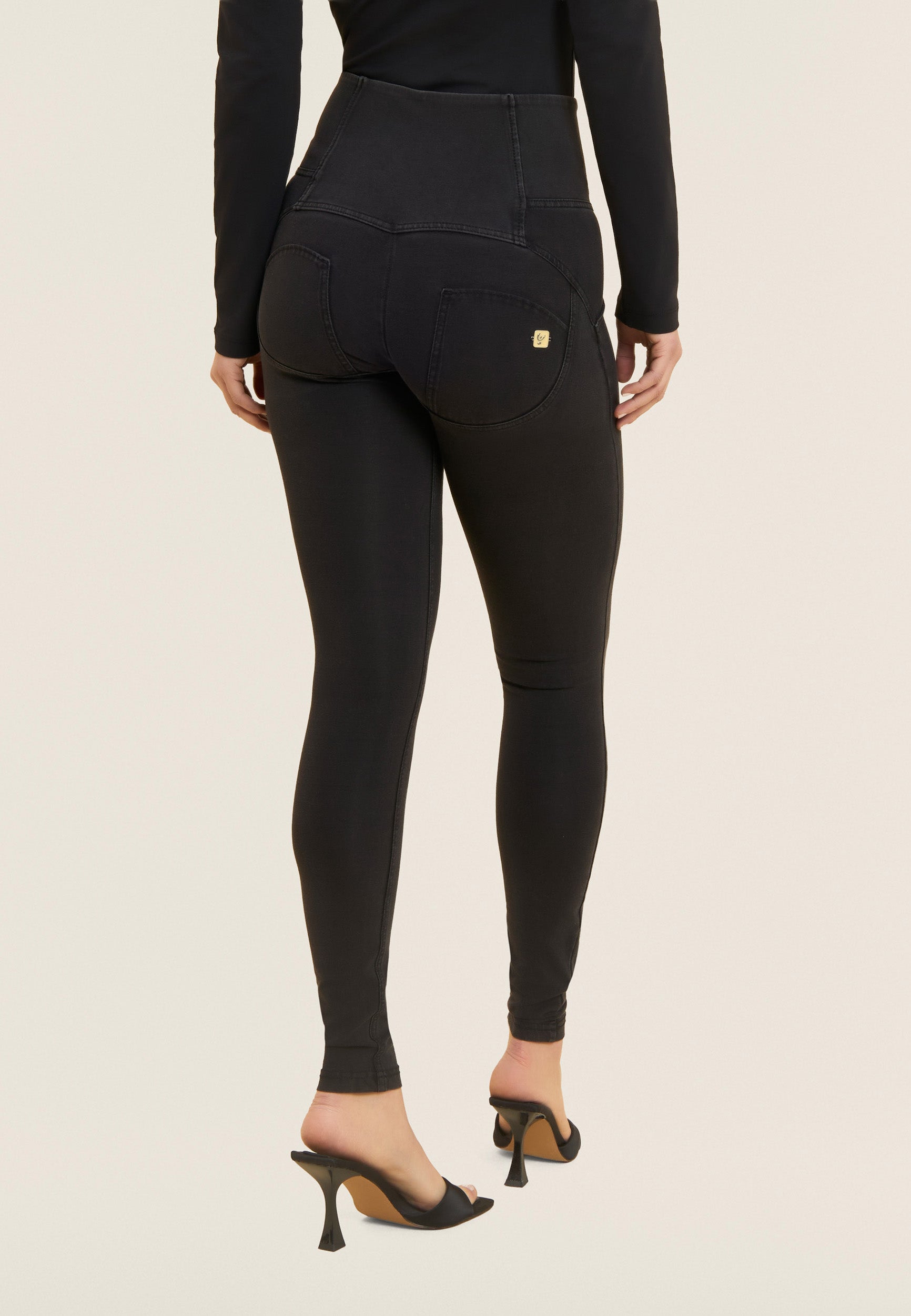 WRUP2BHC002ORG_J7N_-_WWR_L 3