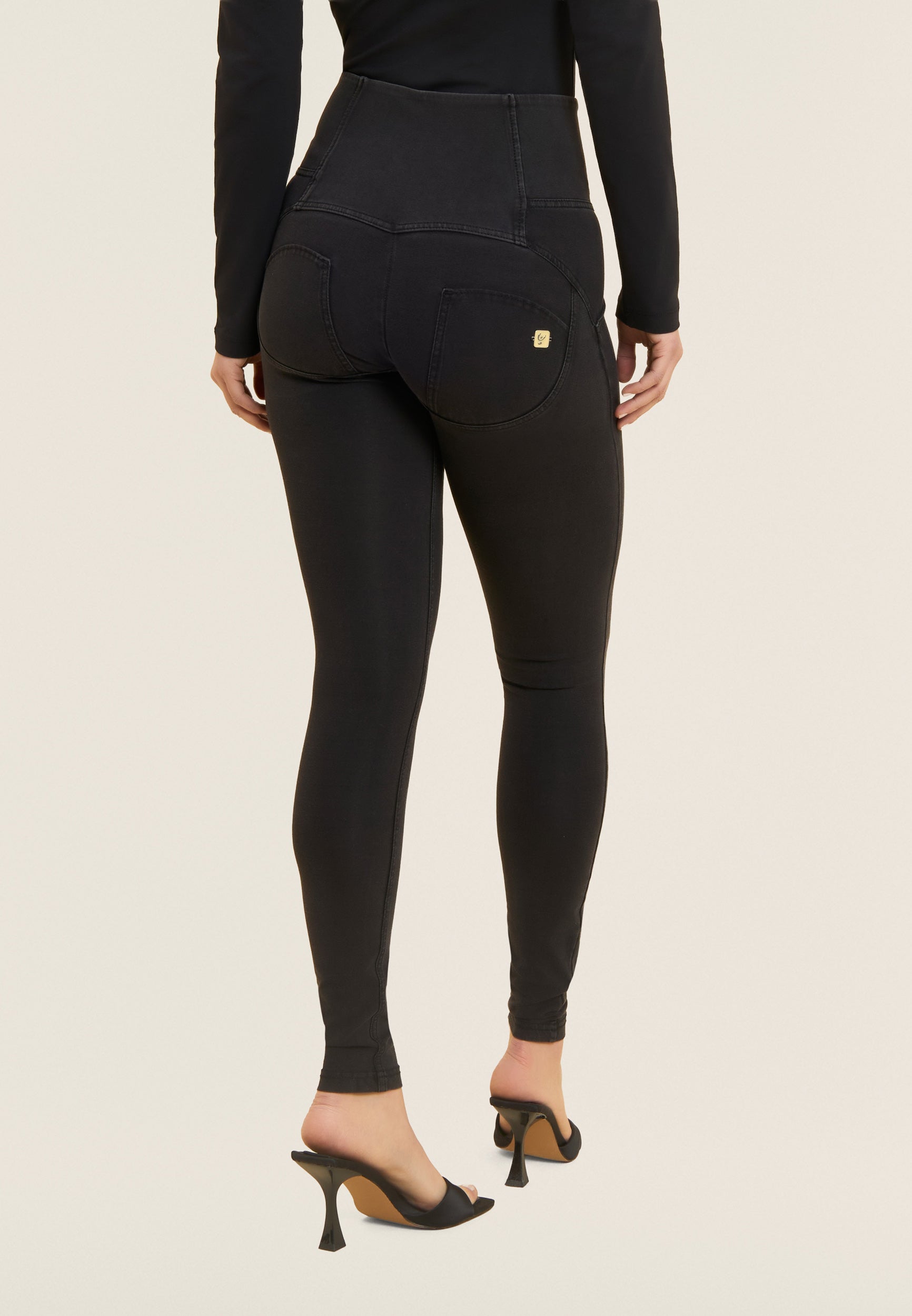 WRUP2BHC002ORG_J7N_-_WWR_L 3