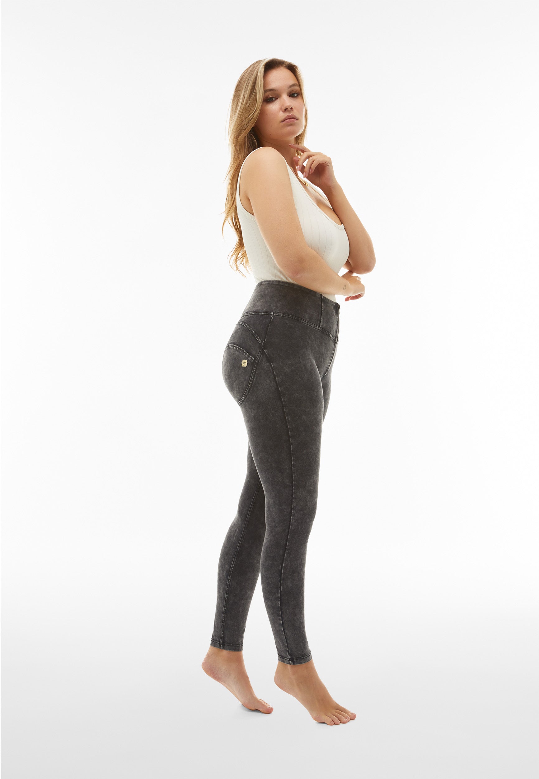 WRUP2HF232_N_-_WWR_L 1