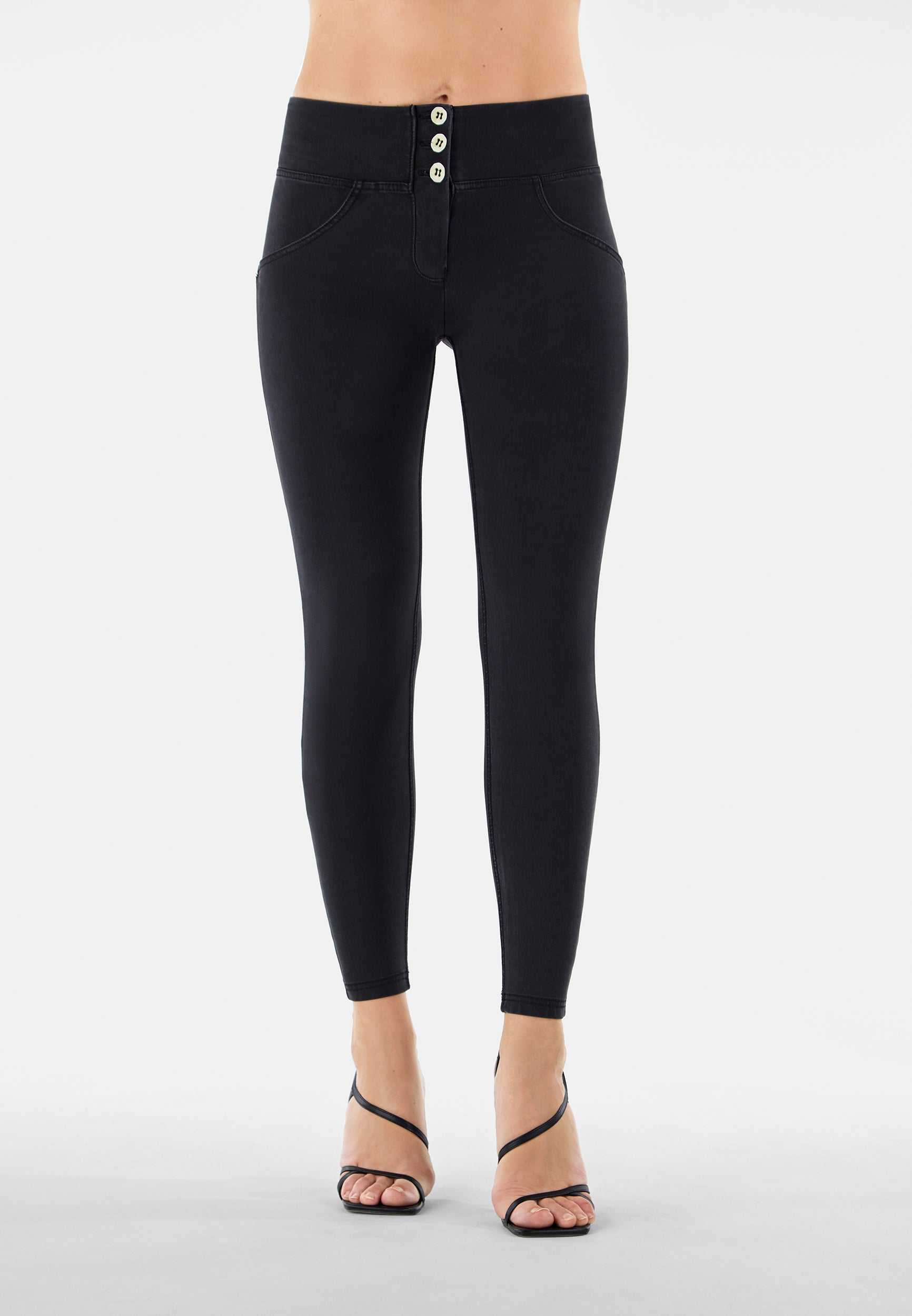 WRUP2MF244_J7N_-_WWR_L 3