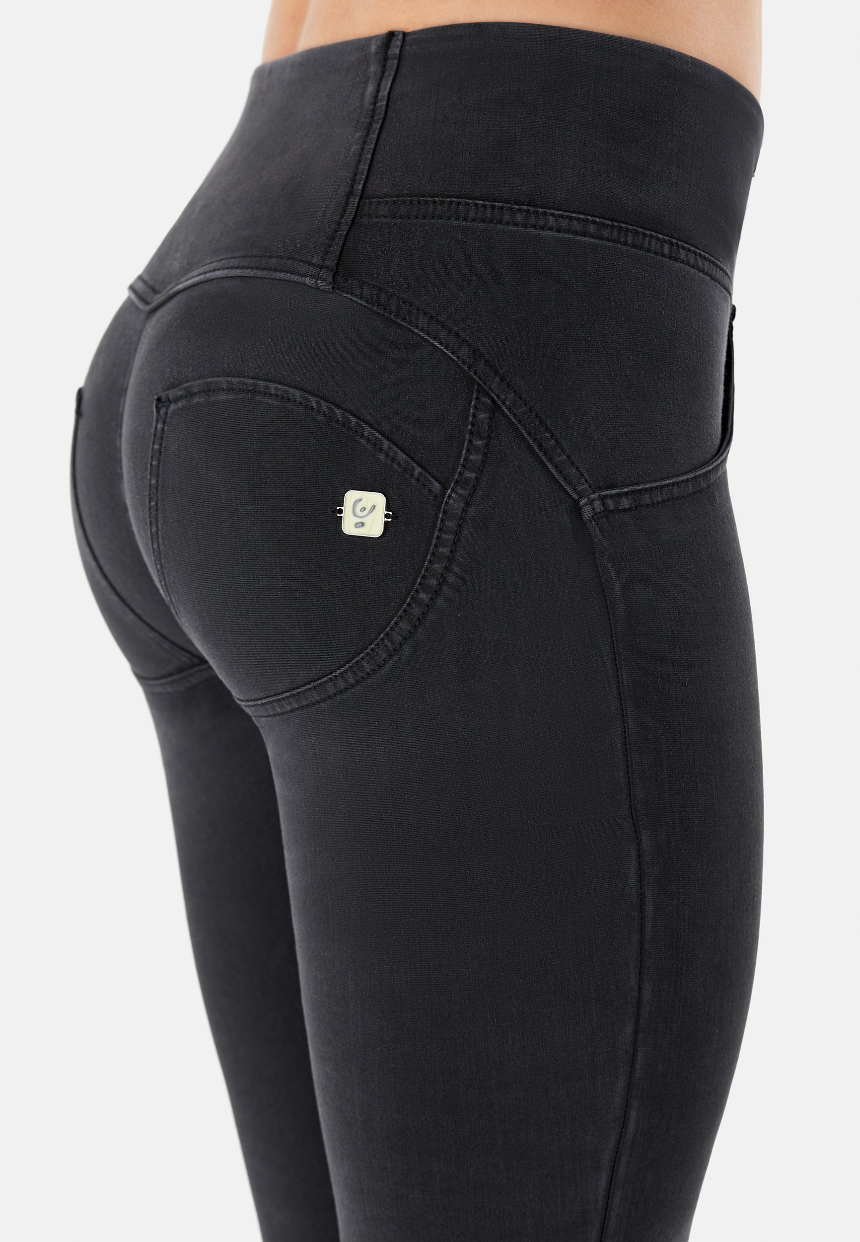 WRUP2MF244_J7N_-_WWR_L 4