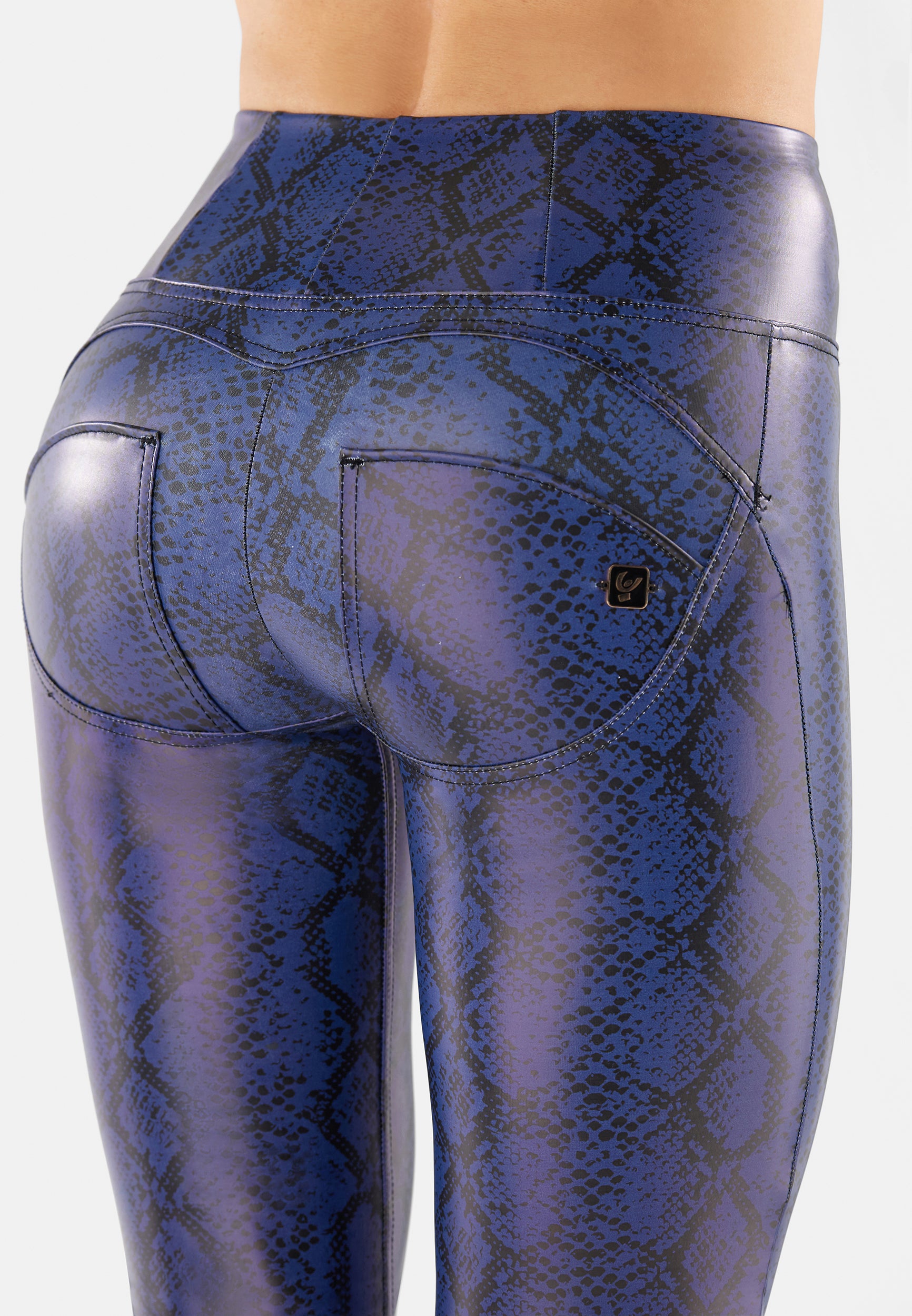 WRUP31HF308_ANI63B_-_WWR_S 3