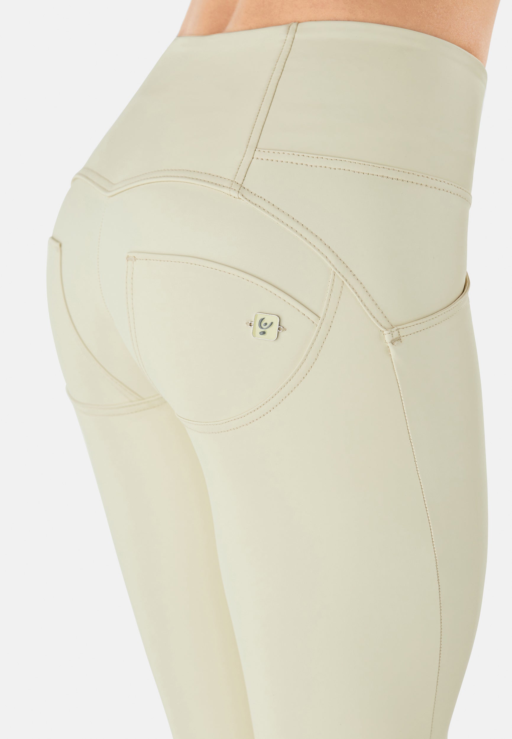 WRUP4BHC006PREC_Z106_-_WWR_L 4