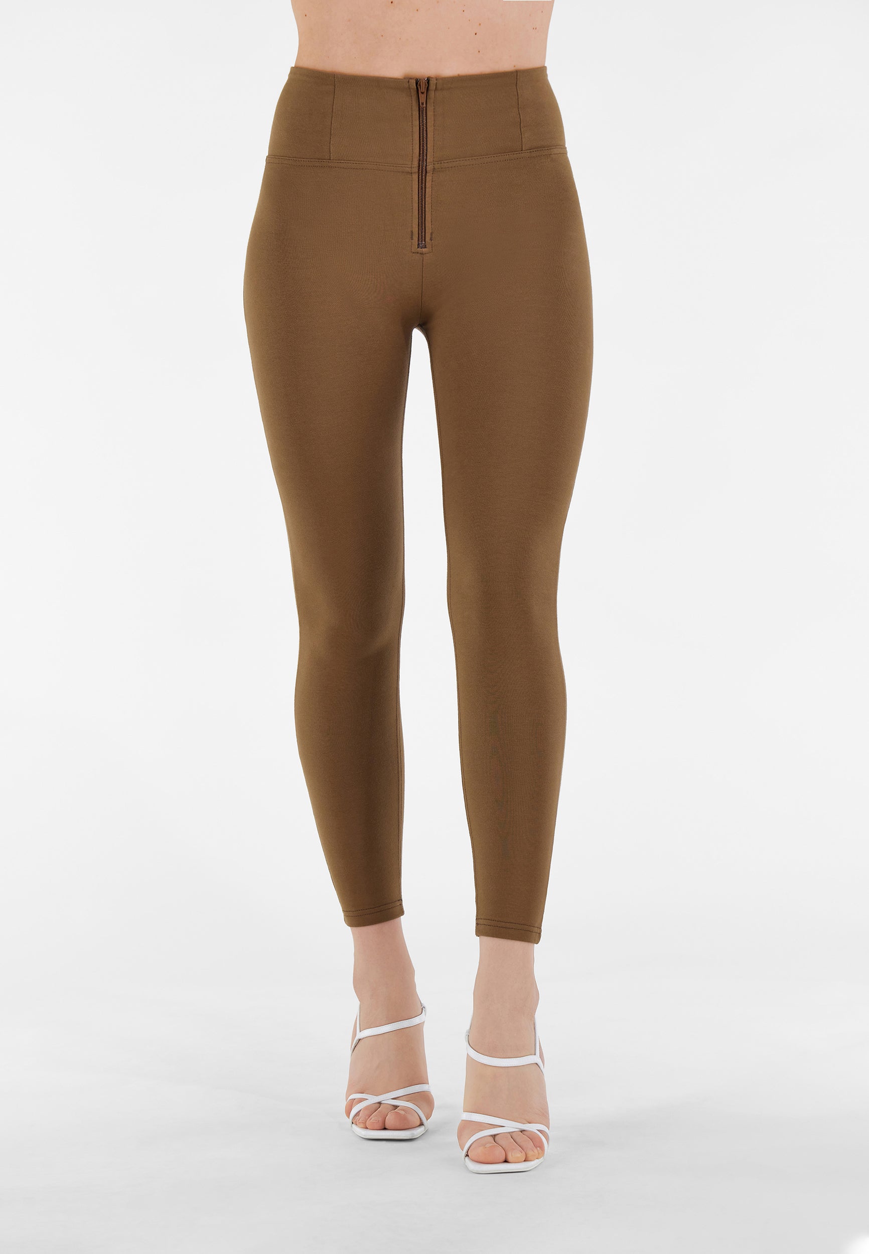 WRUP4HC001ORG_M28_-_WWR_L 2