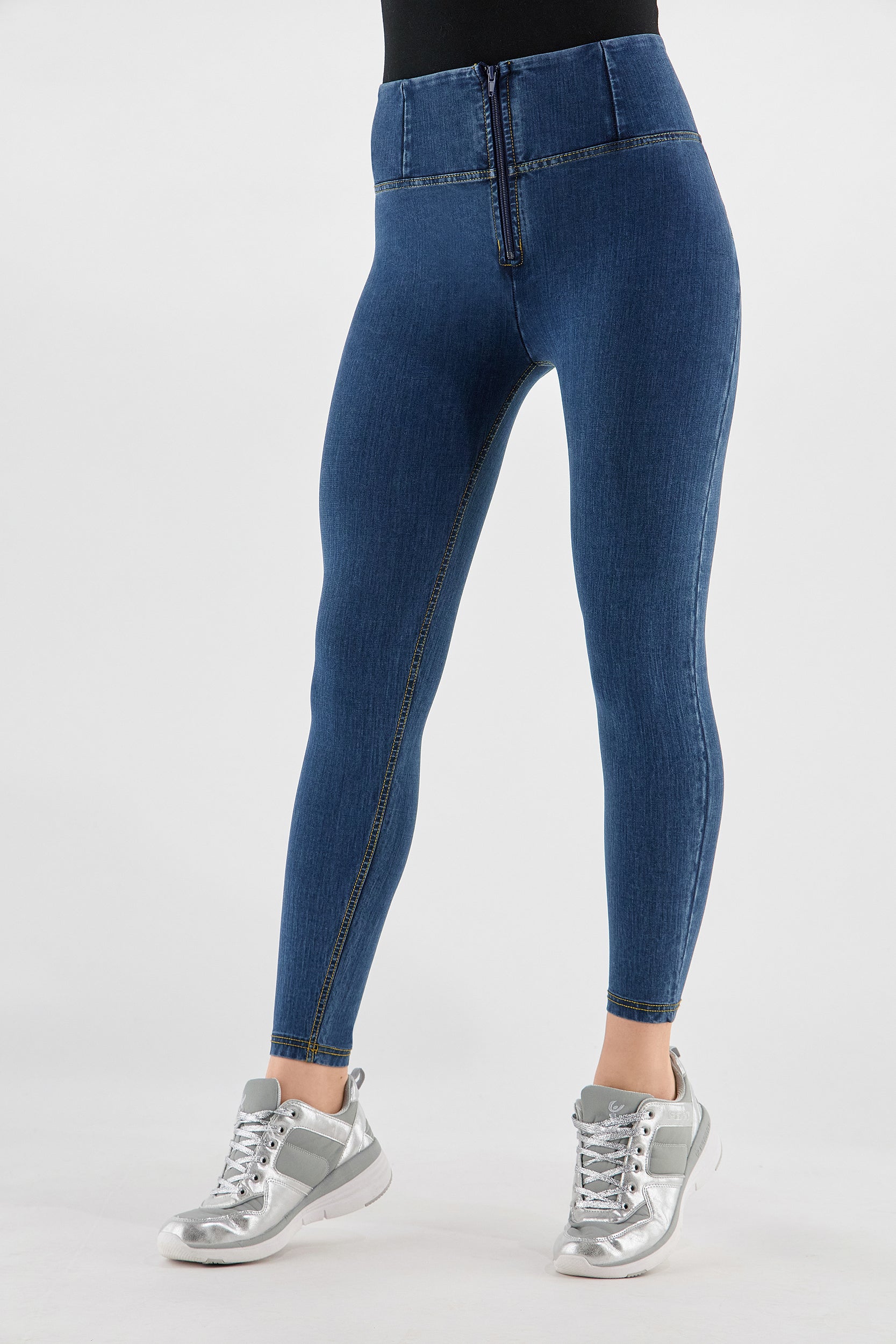 WRUP4HC012_J0Y_-_WWR_S 1