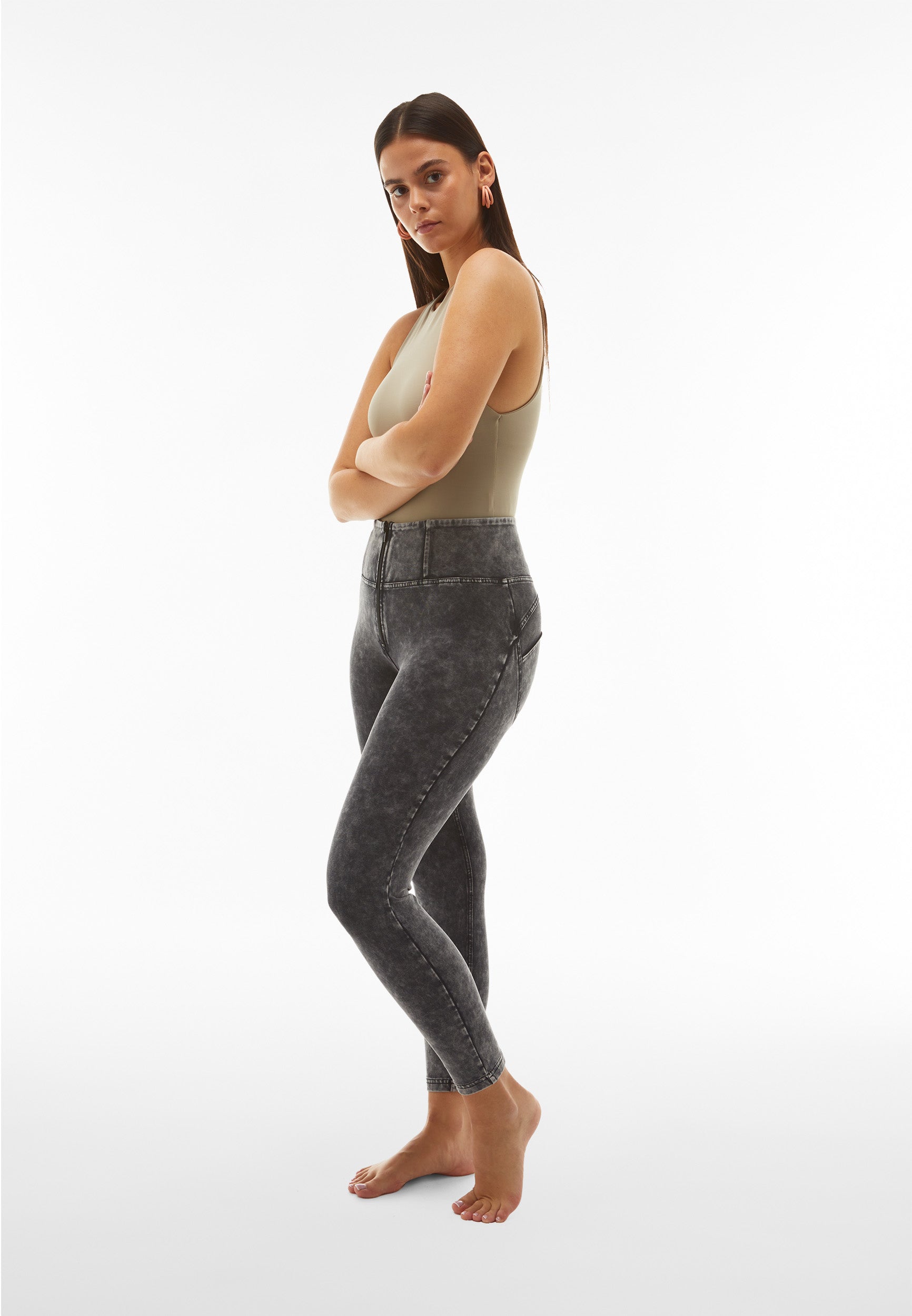 WRUP4HF233_N_-_WWR_L 2