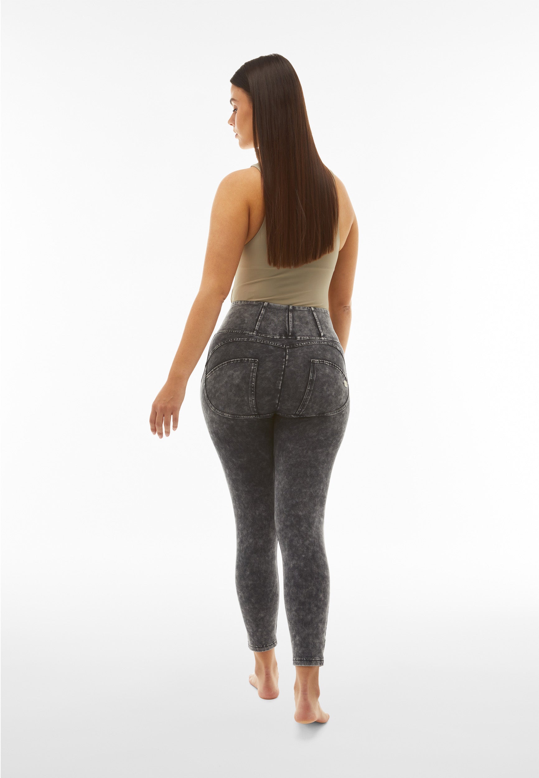 WRUP4HF233_N_-_WWR_L 3