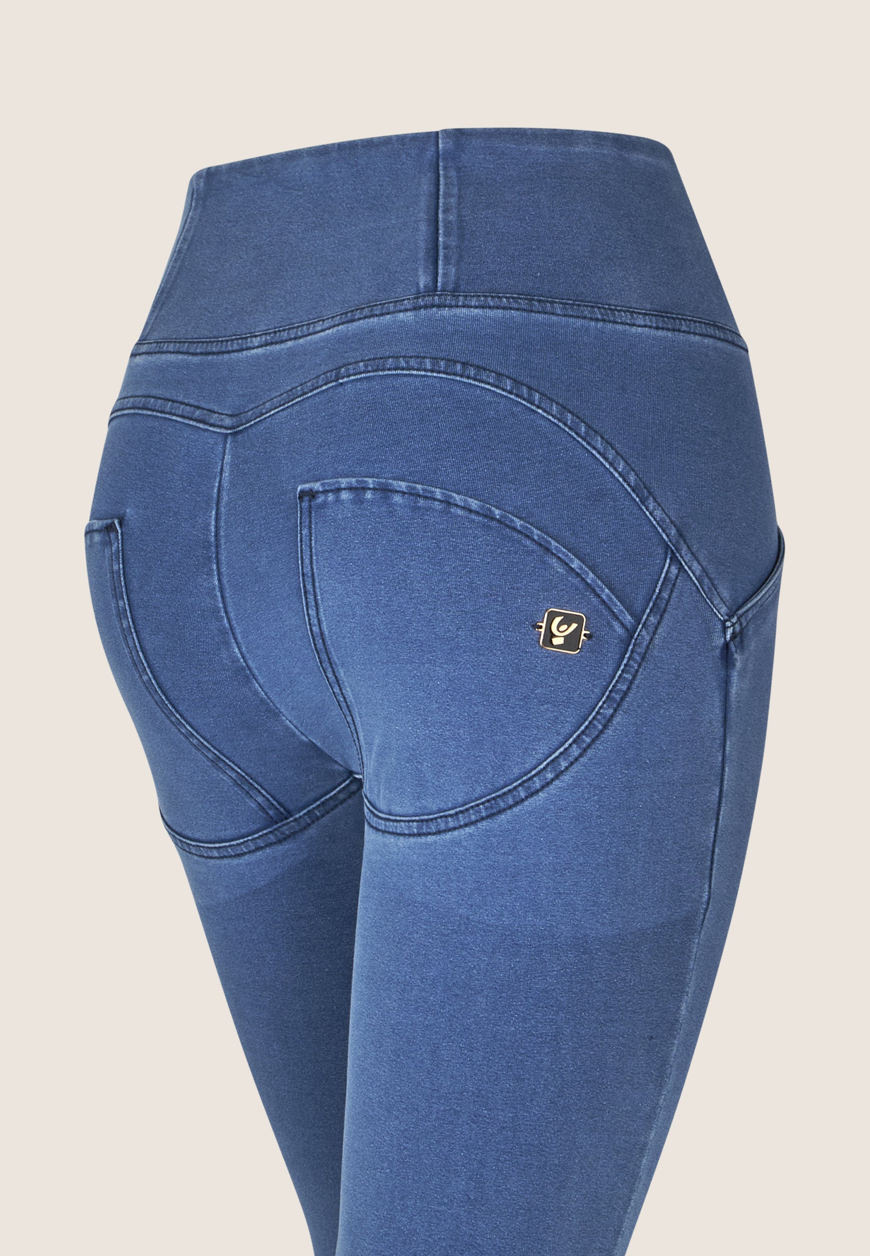 WRUP4HS402_J4B_-_WWR_XXS 3