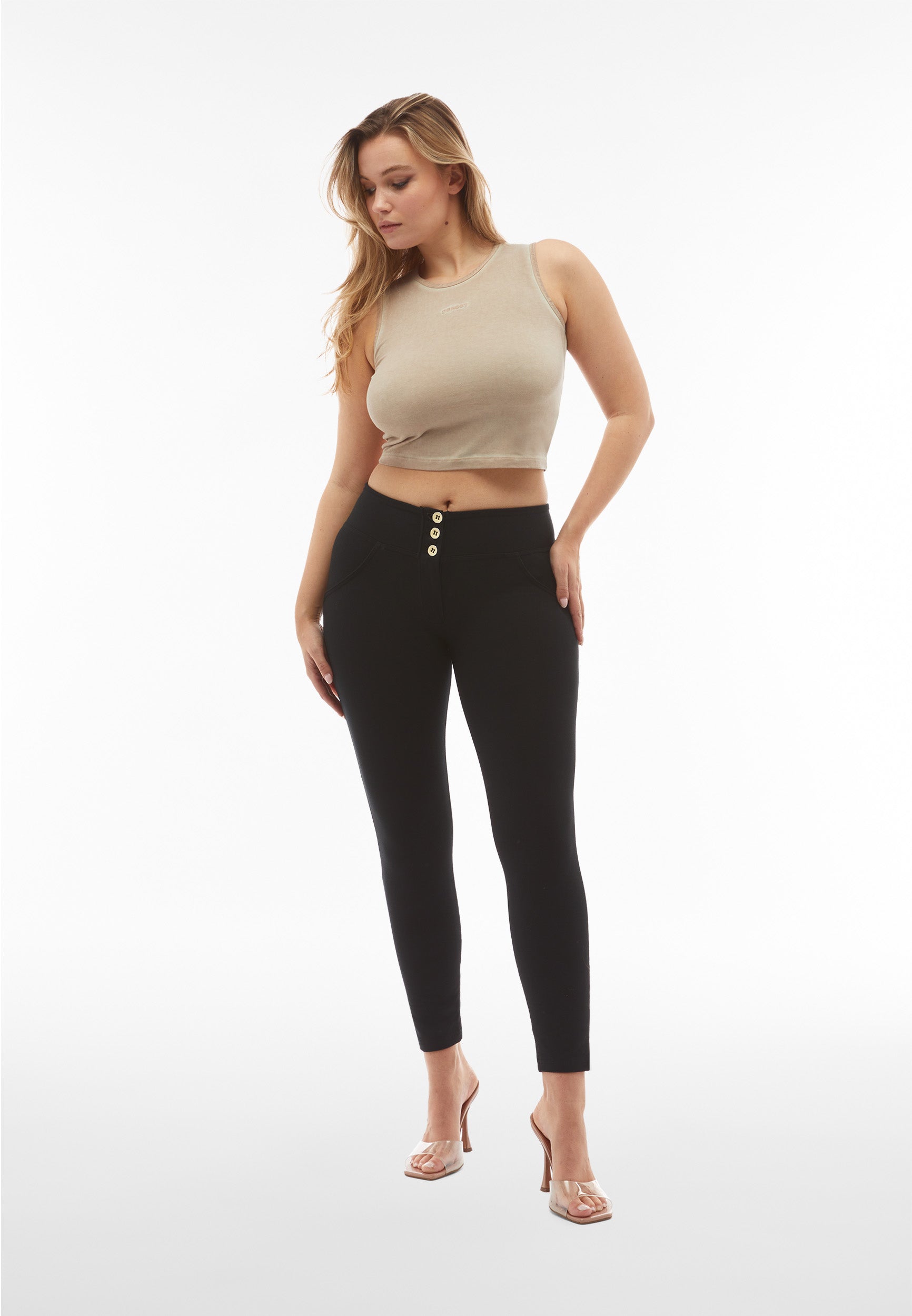 WRUP4MC001ORG_N_-_WWR_L 1