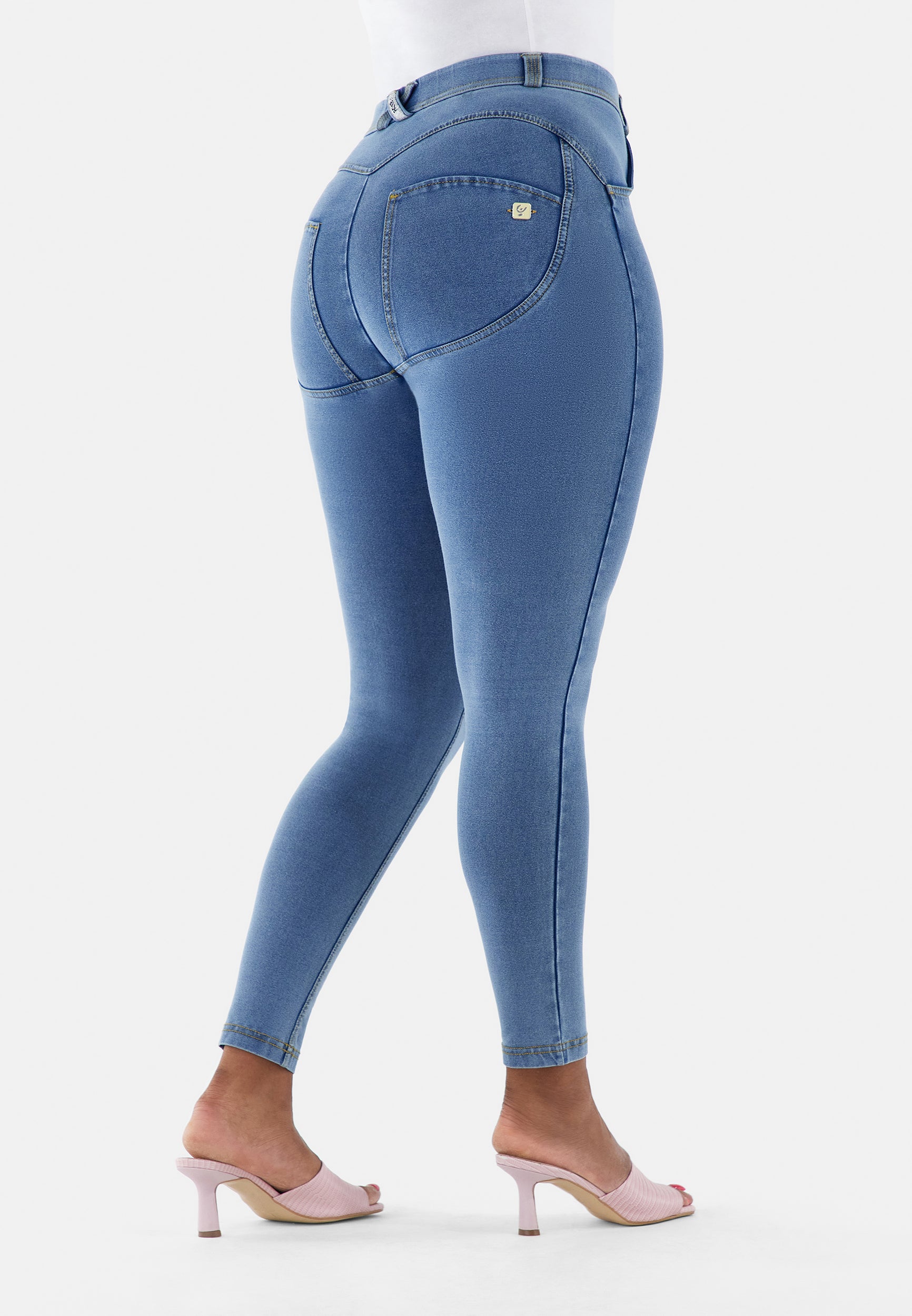 WRUP4RC002NS_J4Y_-_WWR_XS 4