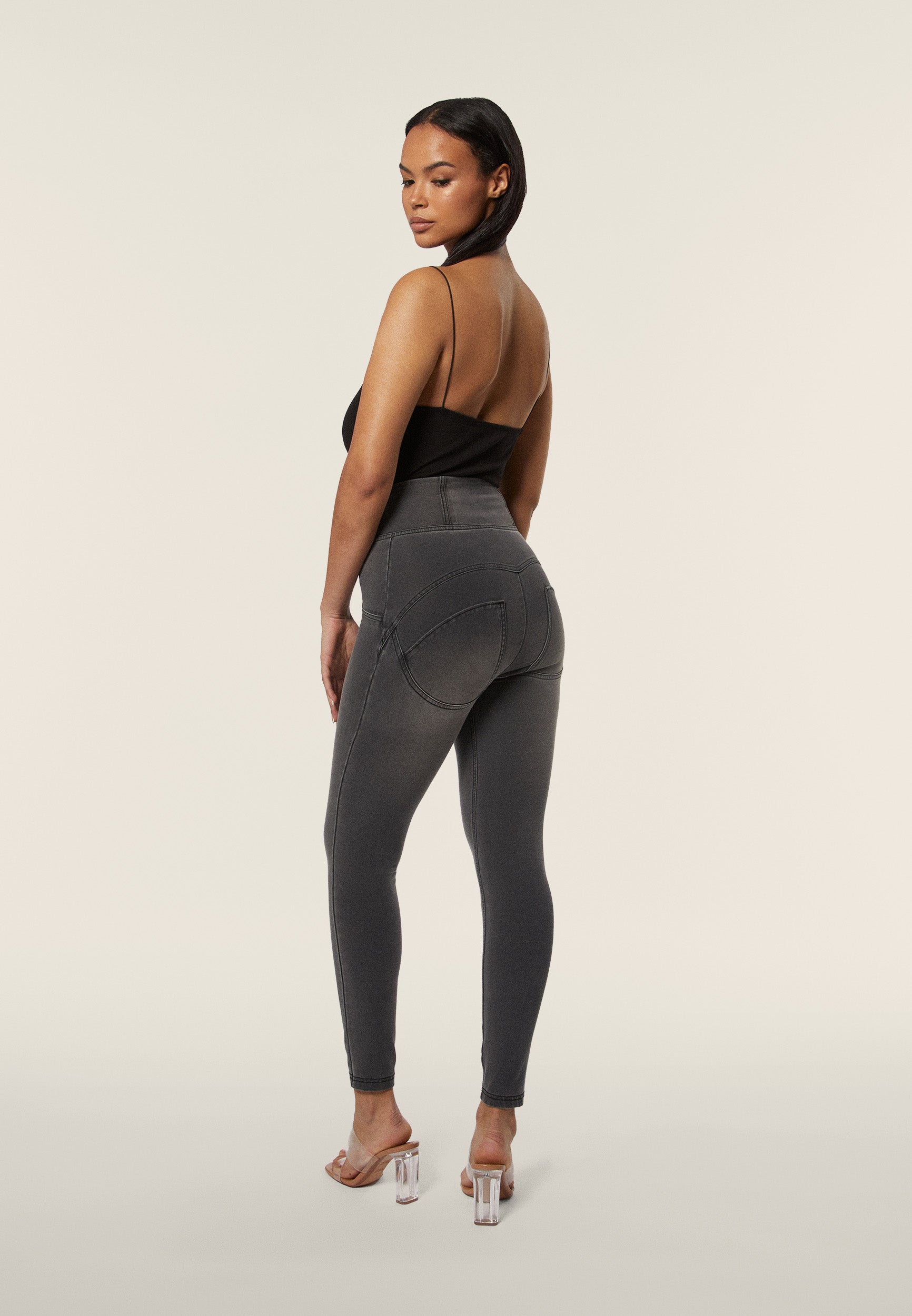 WRUP4SHF413_J125N_-_WWR_XS 3