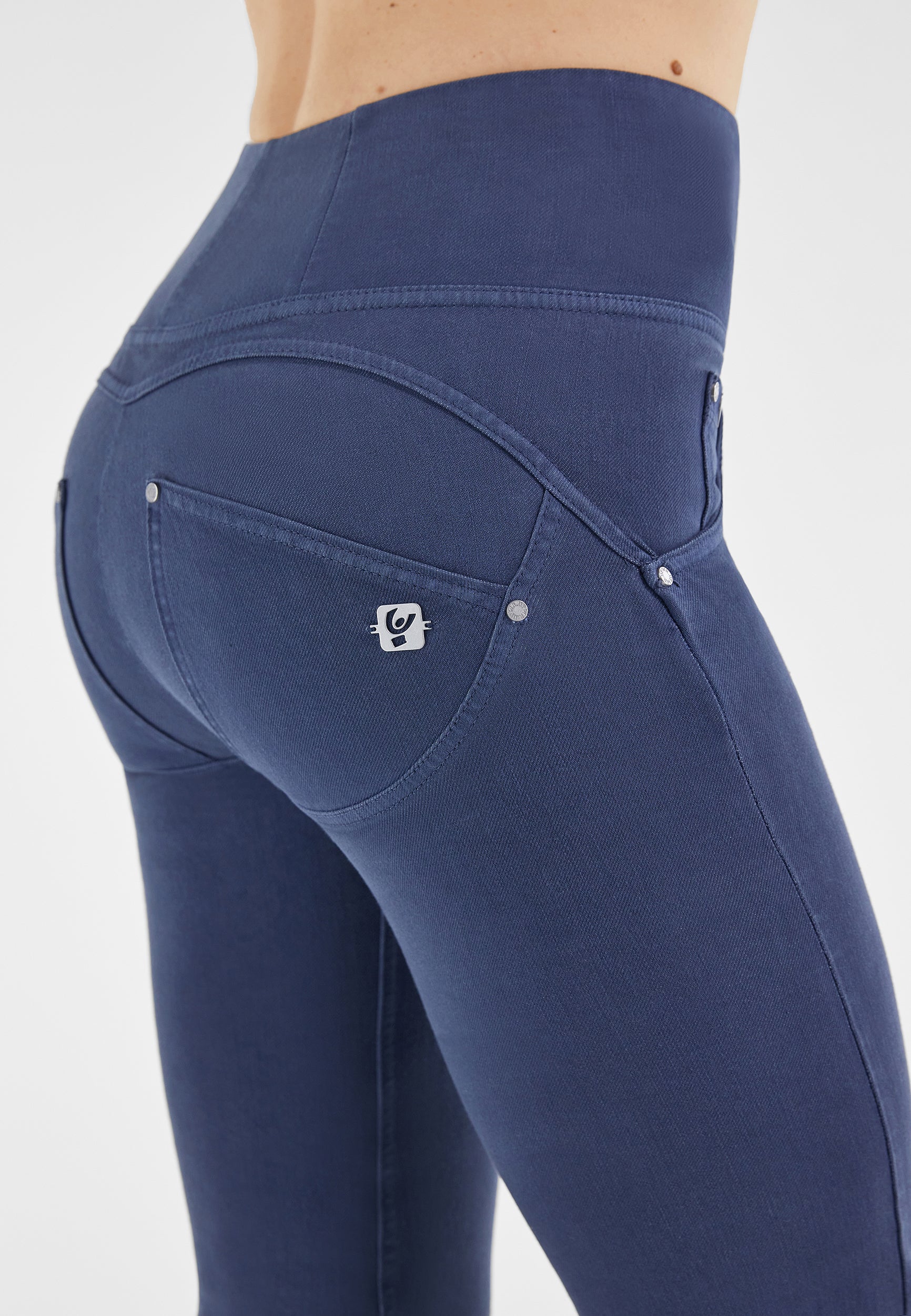 WRUPSNUG14HS320_B63_-_WWR_S 4