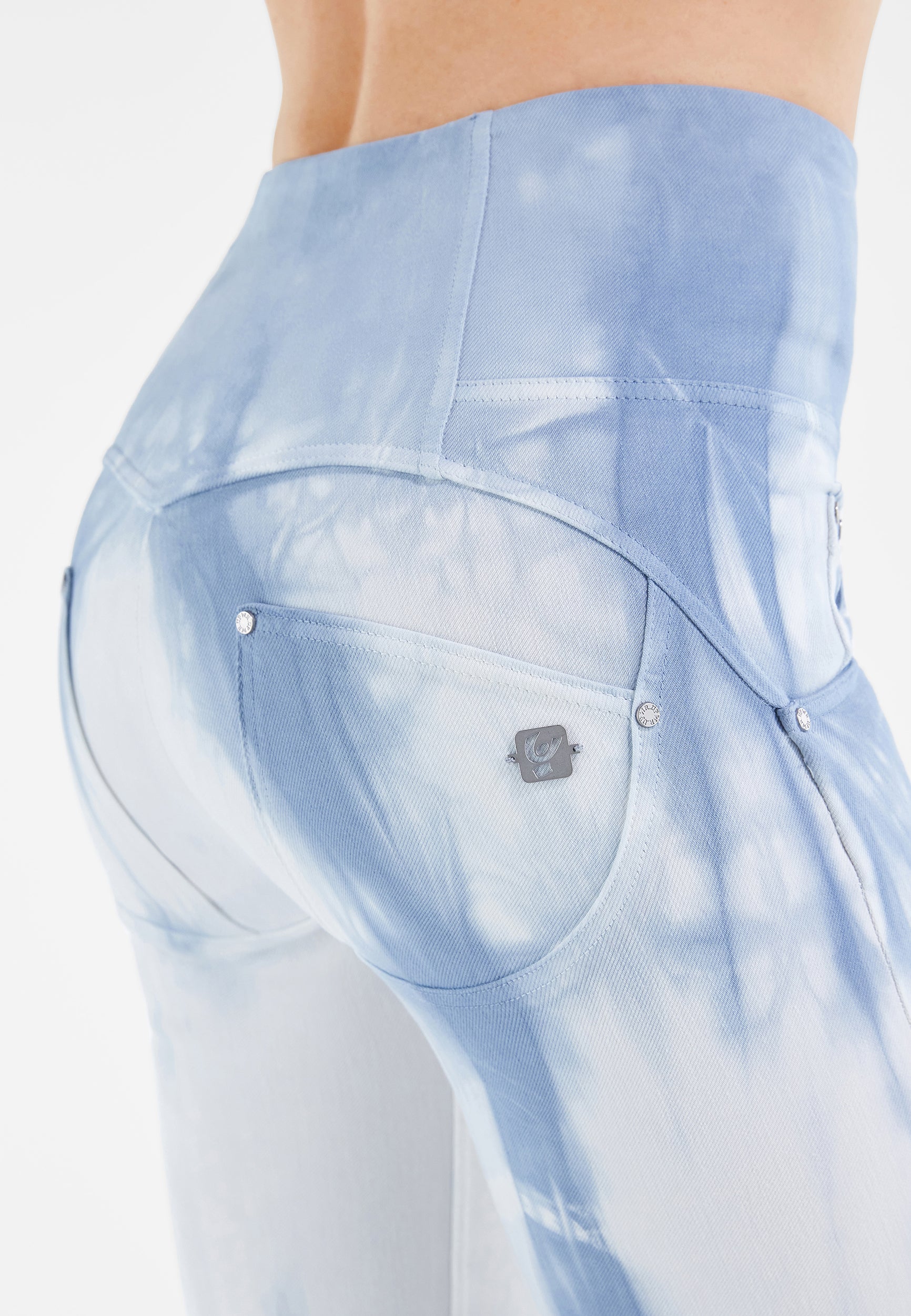 WRUPSNUG14HS325_MC22_-_WWR_XS 4