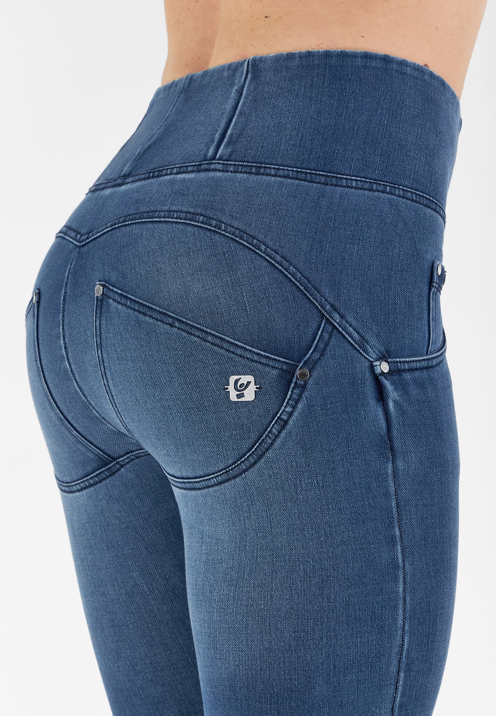 WRUPSNUG1HS240_J4B_-_WWR_L 4