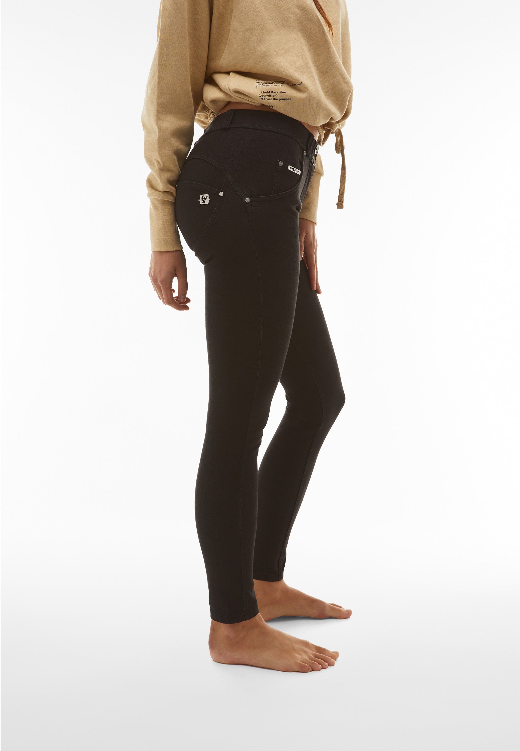 WRUPSNUG1RC017_N_-_WWR_M 2