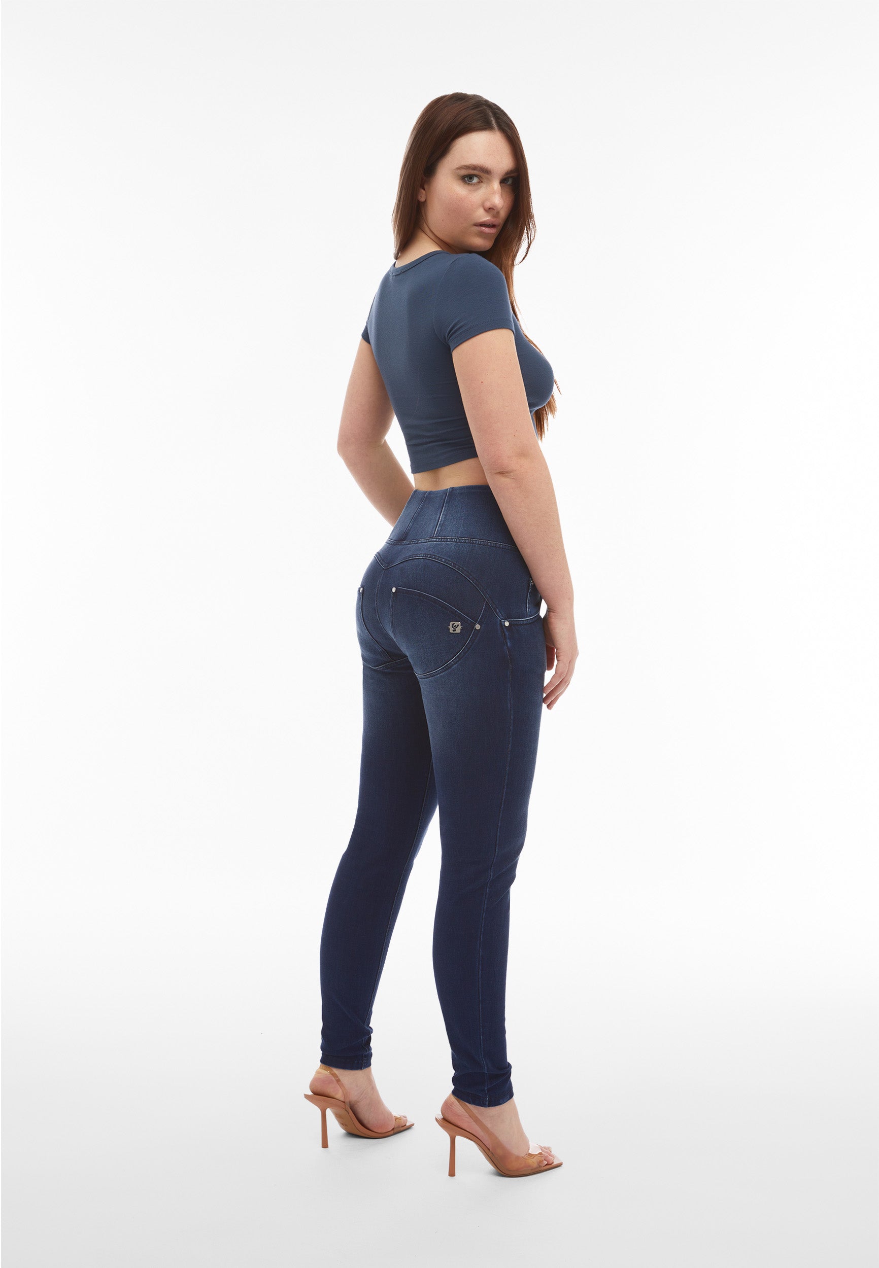 WRUPSNUG2HS284_J0B_-_WWR_S 2