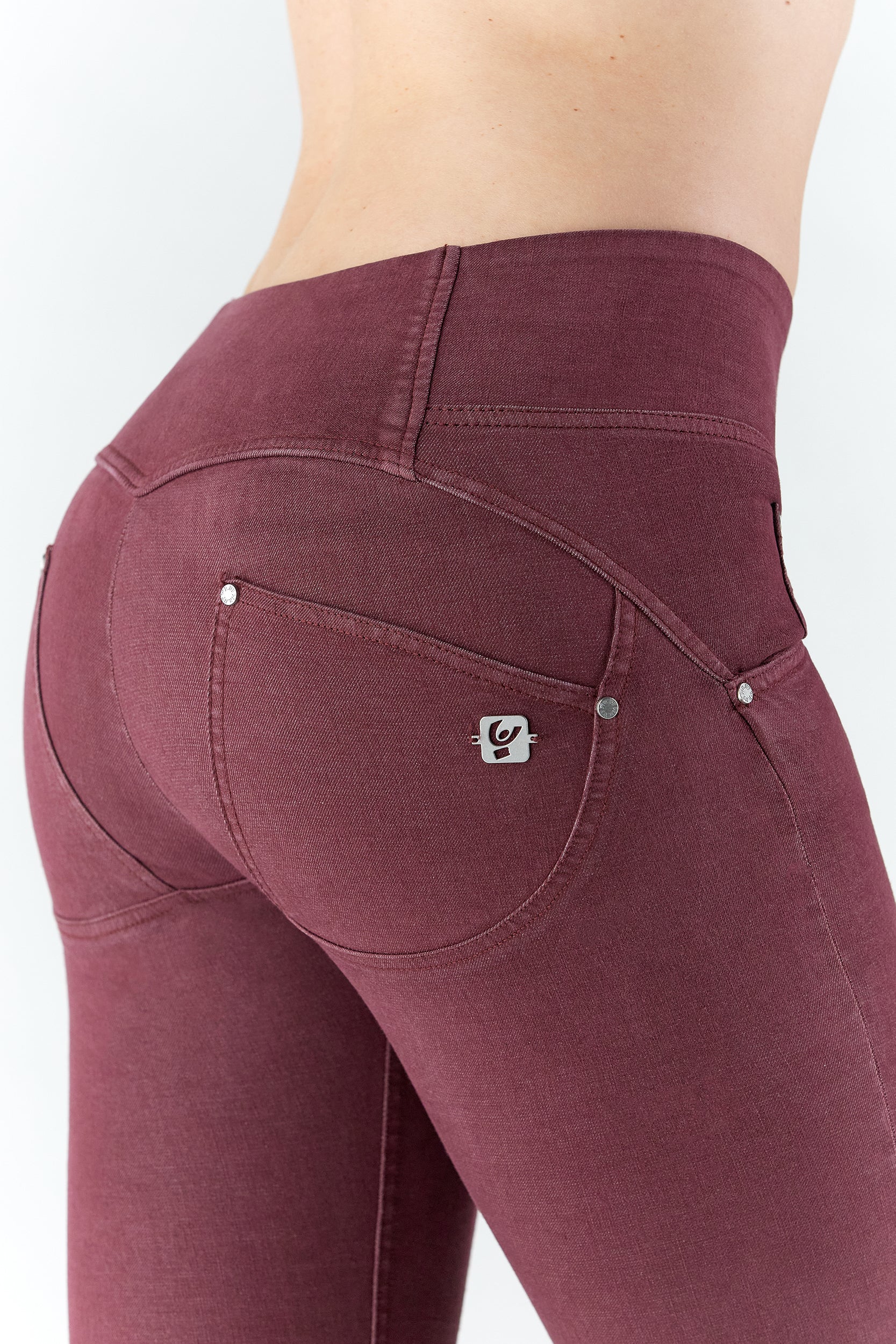 WRUPSNUG2MC017_E74_-_WWR_S 4