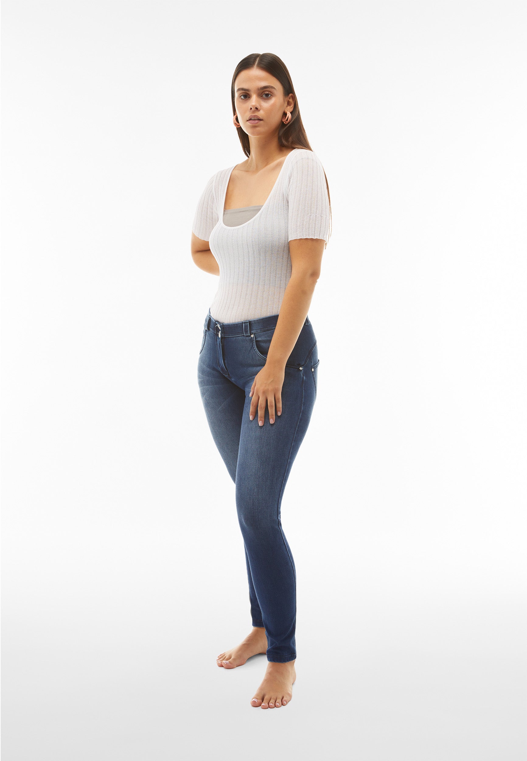 WRUPSNUG2RS239_J0B_-_WWR_L 1