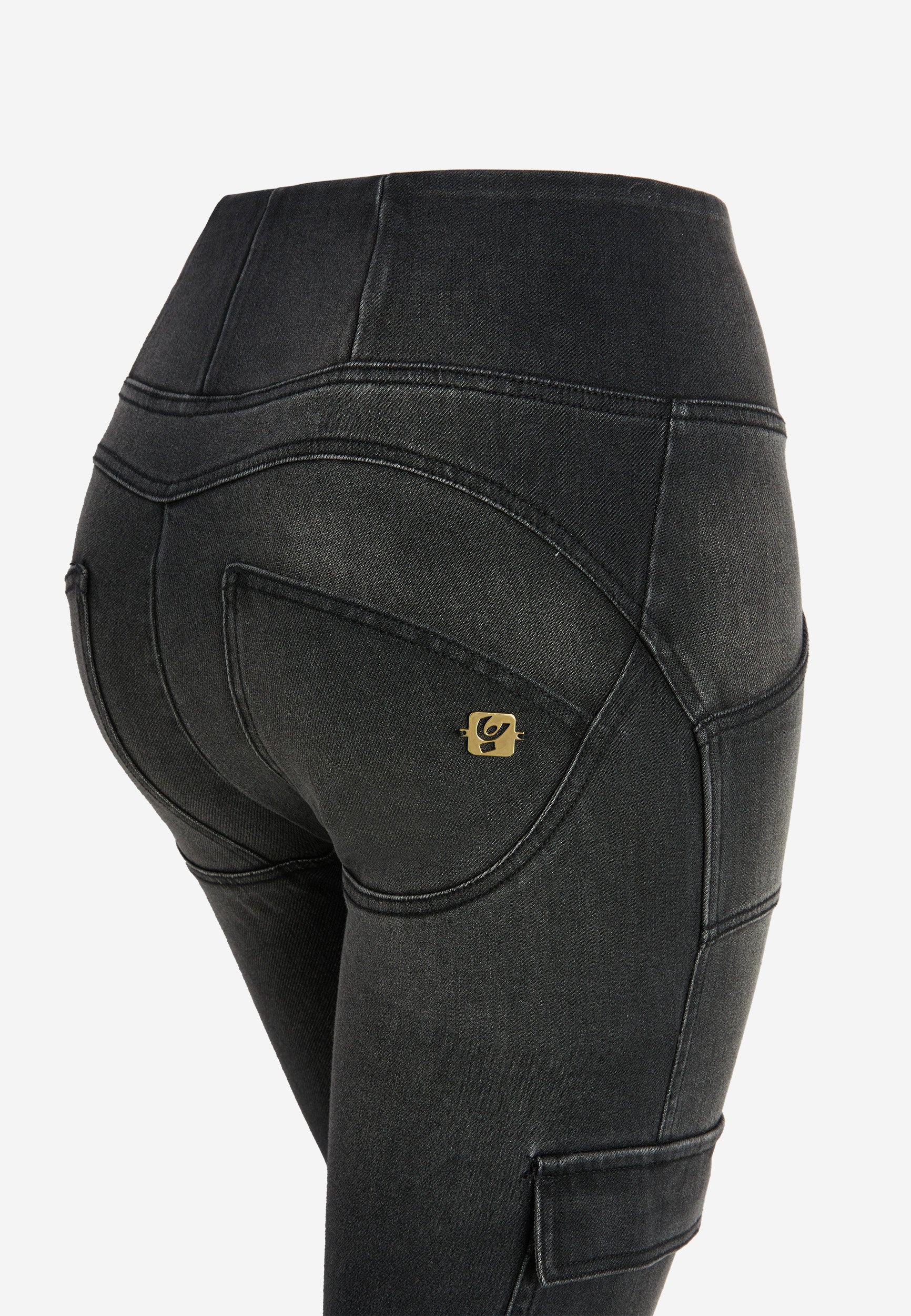 WRUPSNUG4HS445_J7N_-_WWR_S 3