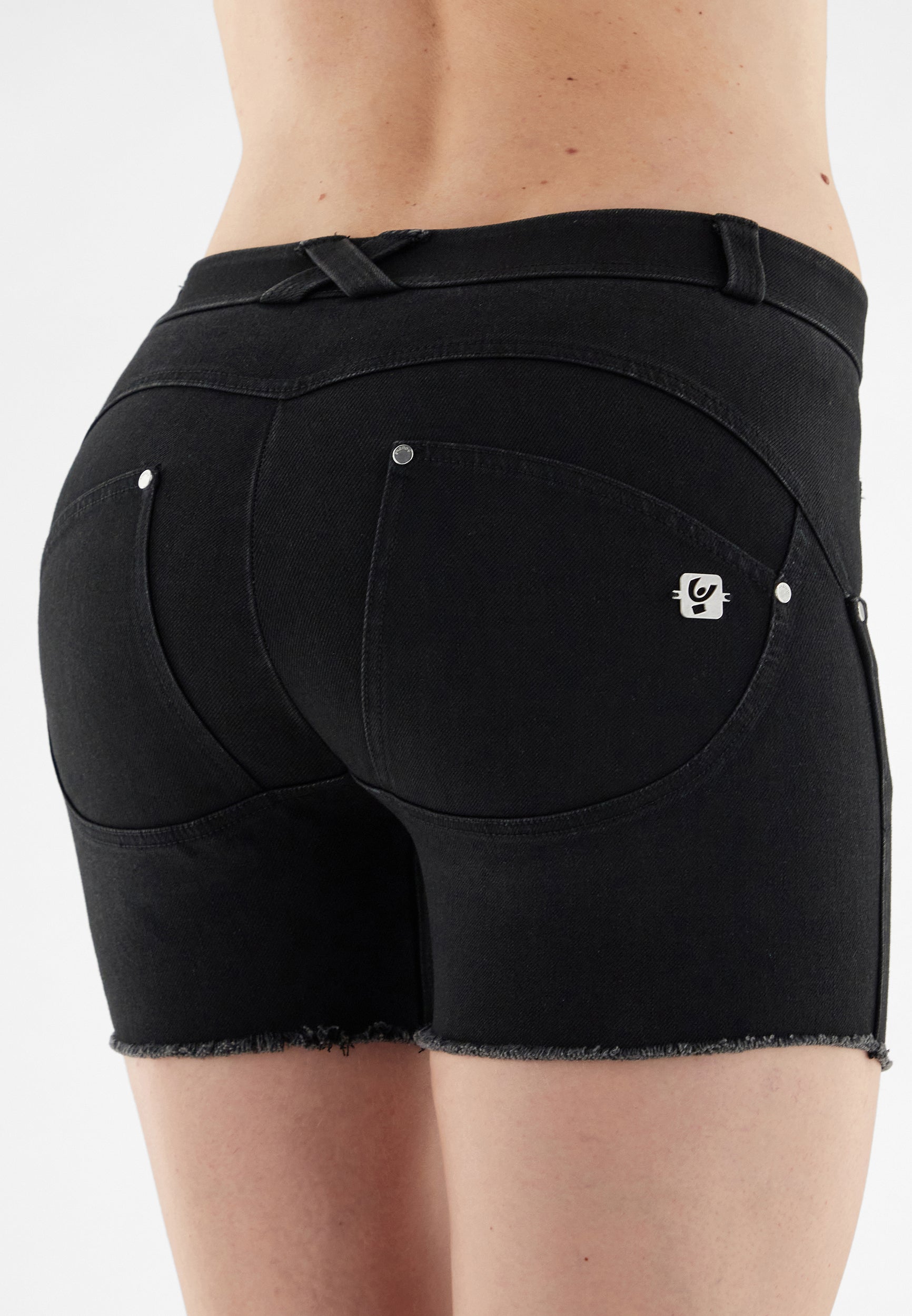 WRUPSNUG9RC016_J7N_-_WWR_S 4