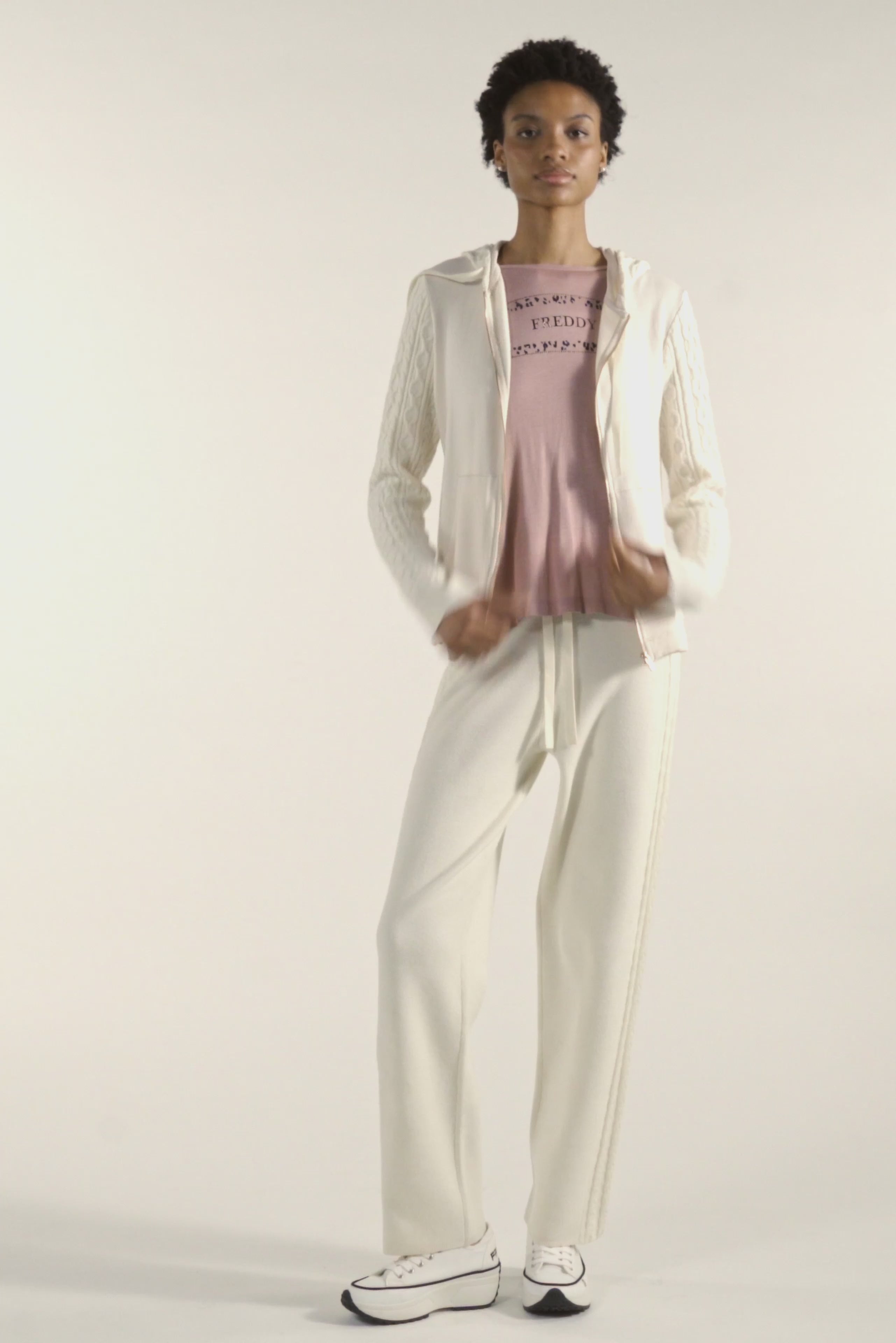 F4WGAIA_Z102_-_W_XS 9