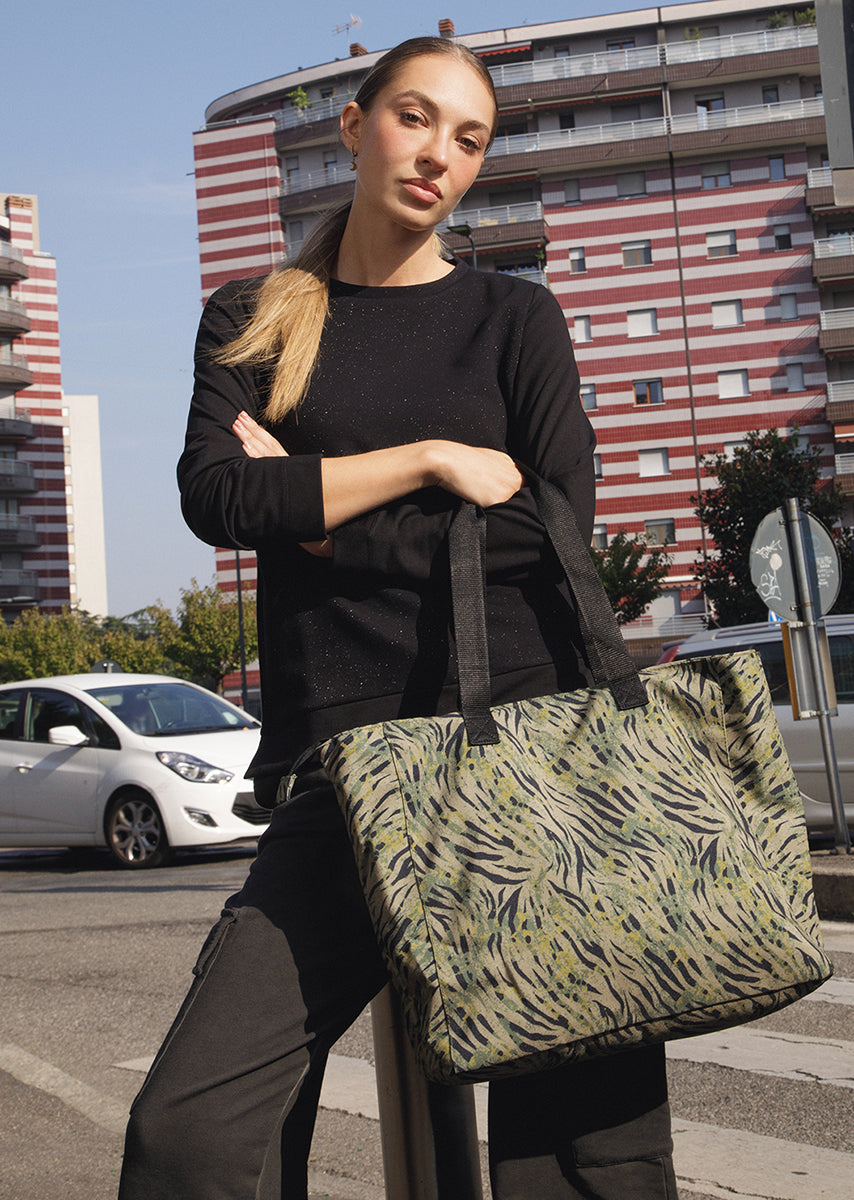 athleisure look soft city