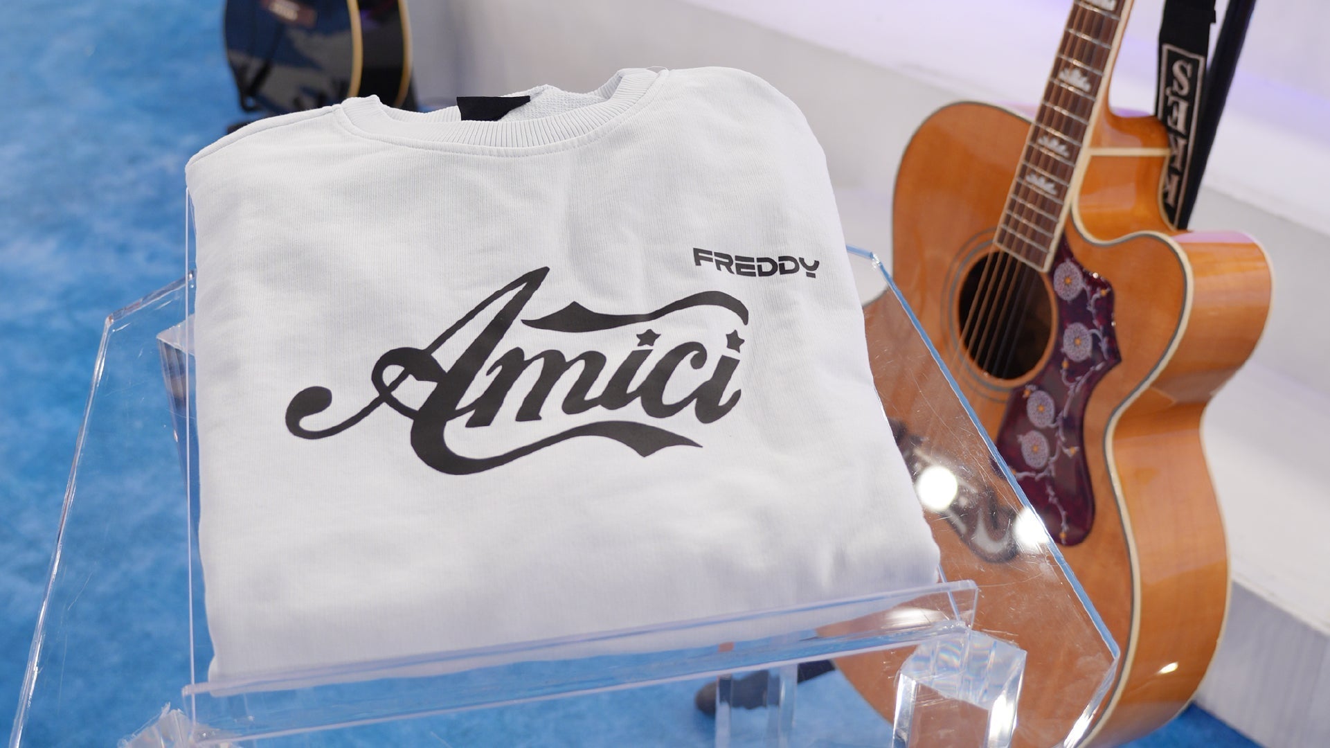 Freddy e #Amici25: di nuovo insieme per brillare!