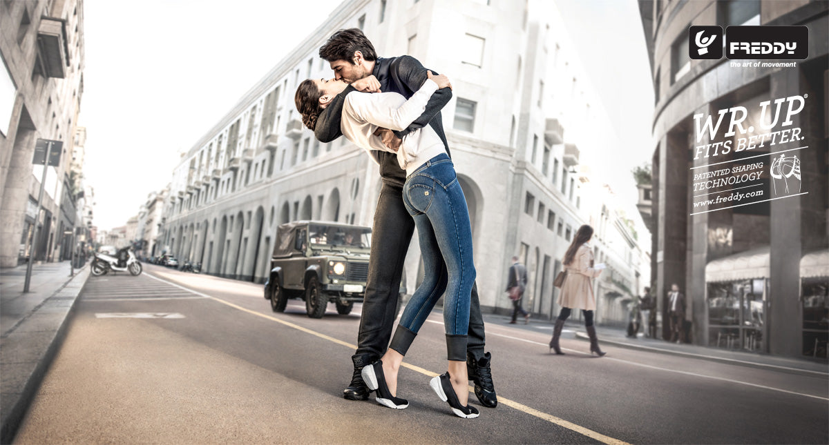 Freddy reinterpreta con WR.UP® il famoso bacio in Time Square del 1945