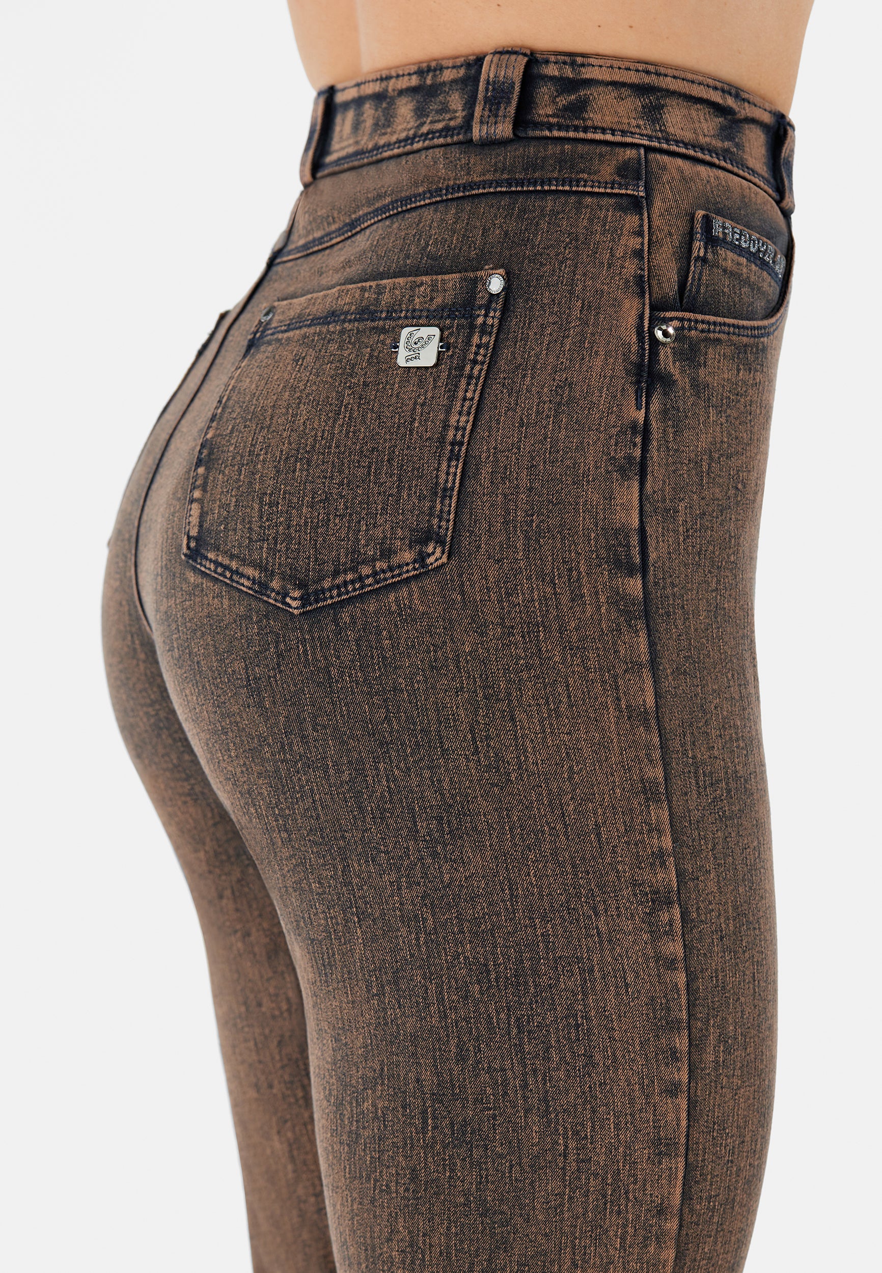 BLACK5HF215_J105B_-_W_L 4